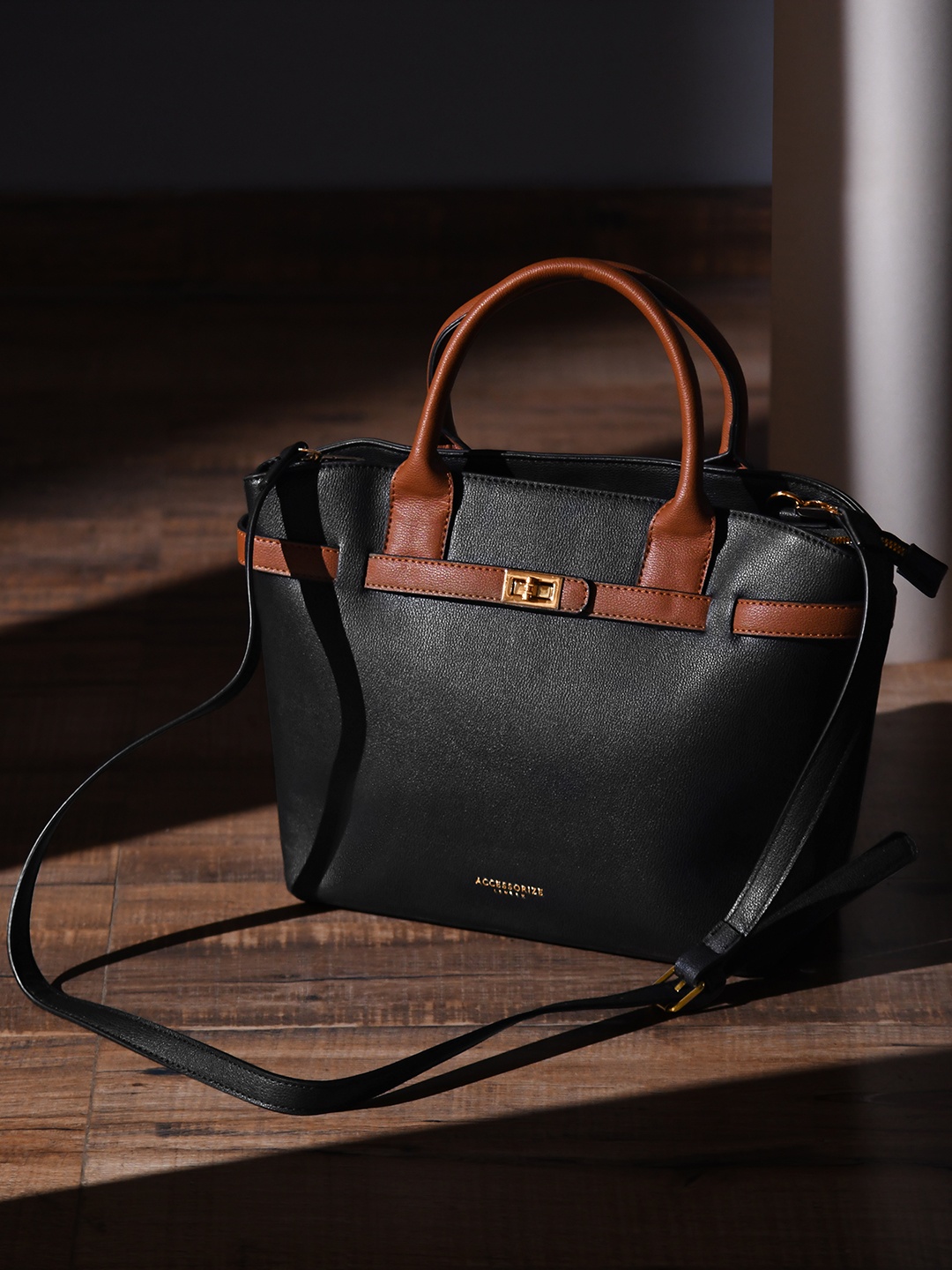 

Accessorize London Women Faux Leather Rosaline Handheld Bag, Black