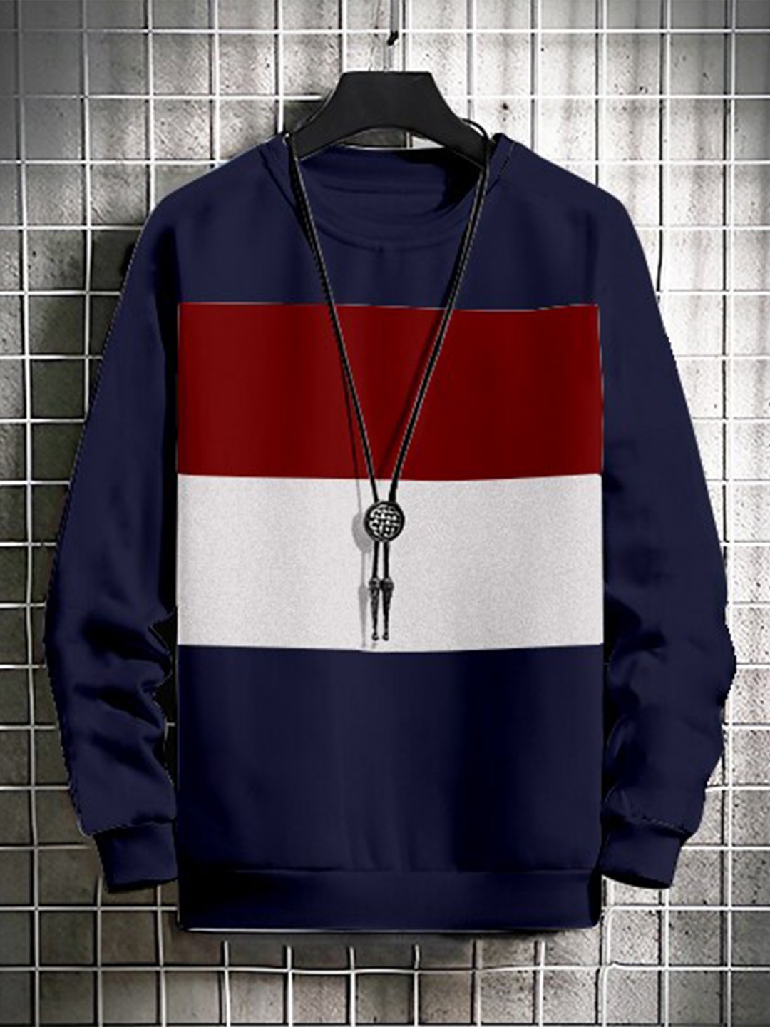 

GESPO Men Navy Blue Fleece Colourblocked Sweatshirt