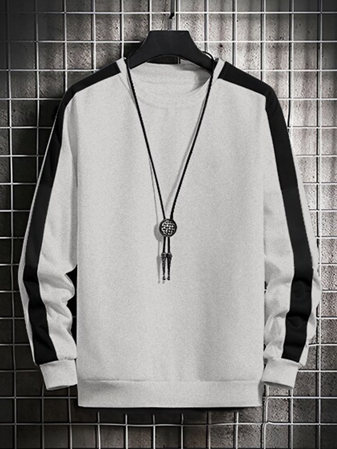 

AUSK Men Grey Sweatshirt