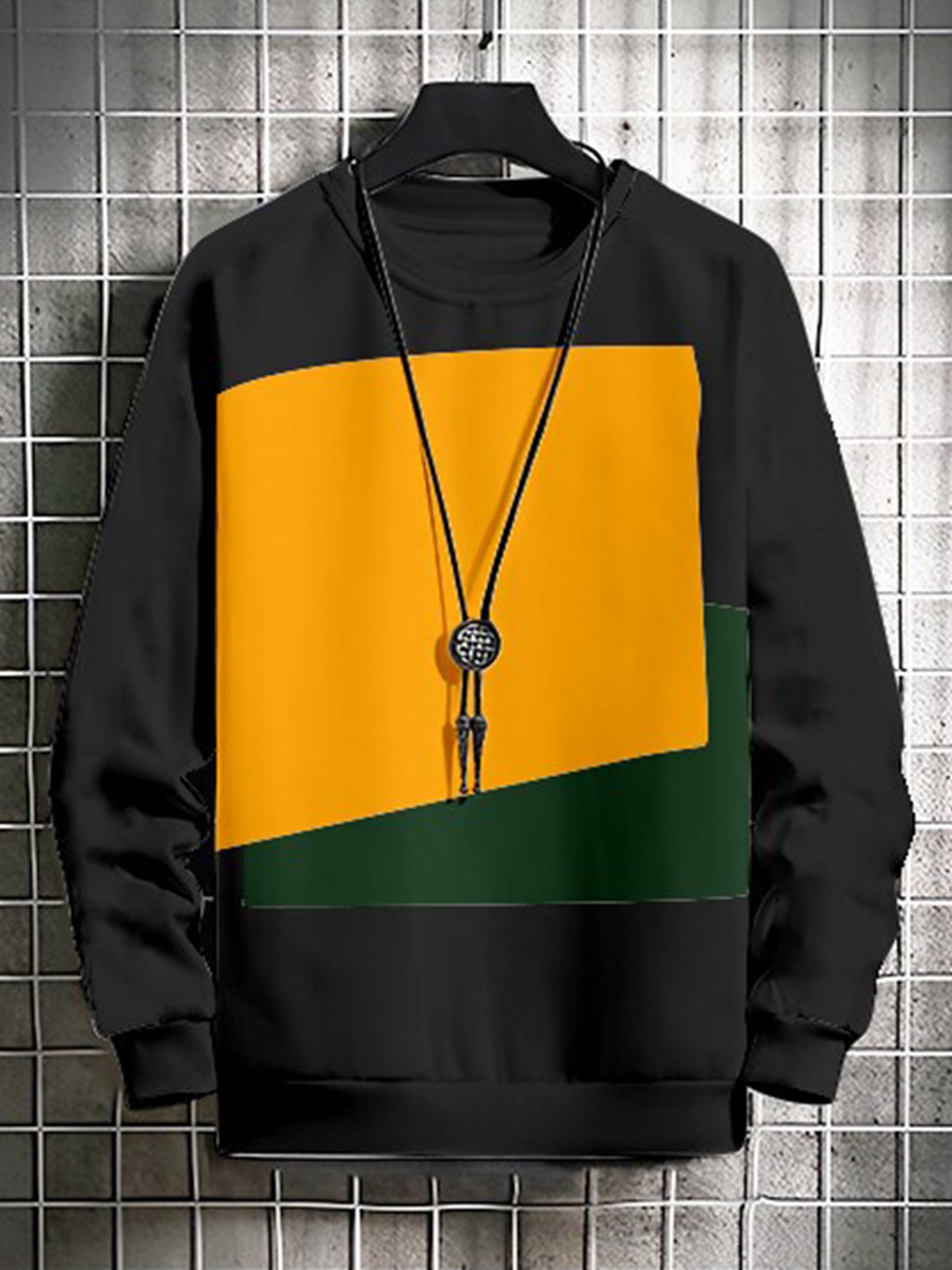 

AUSK Men Black Colourblocked Sweatshirt