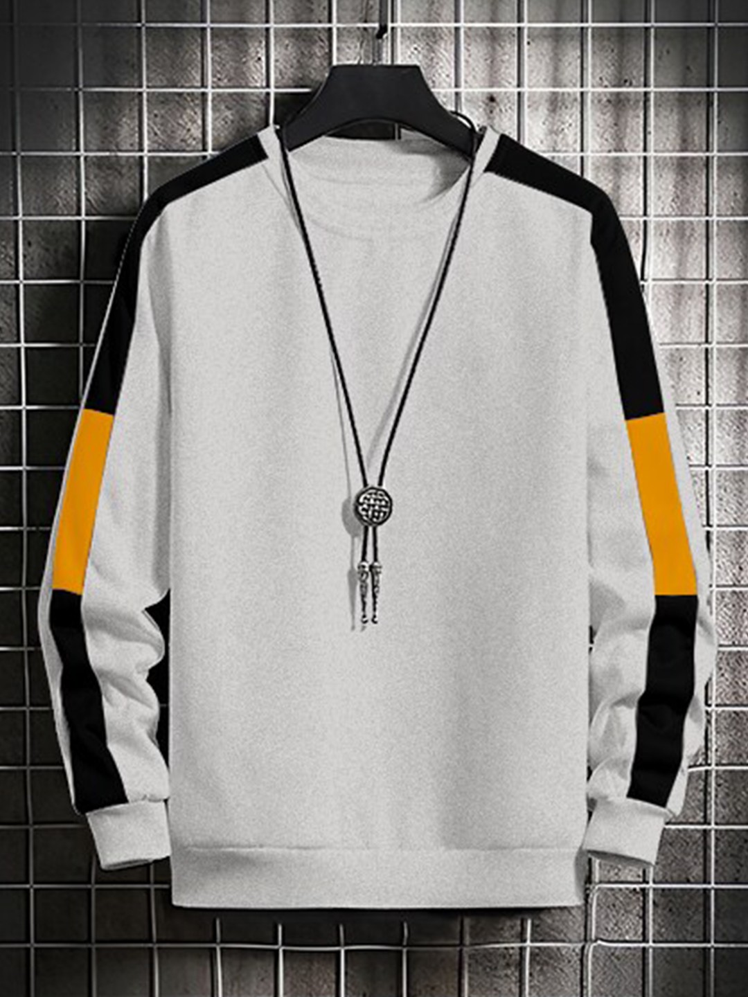 

AUSK Men Grey Sweatshirt