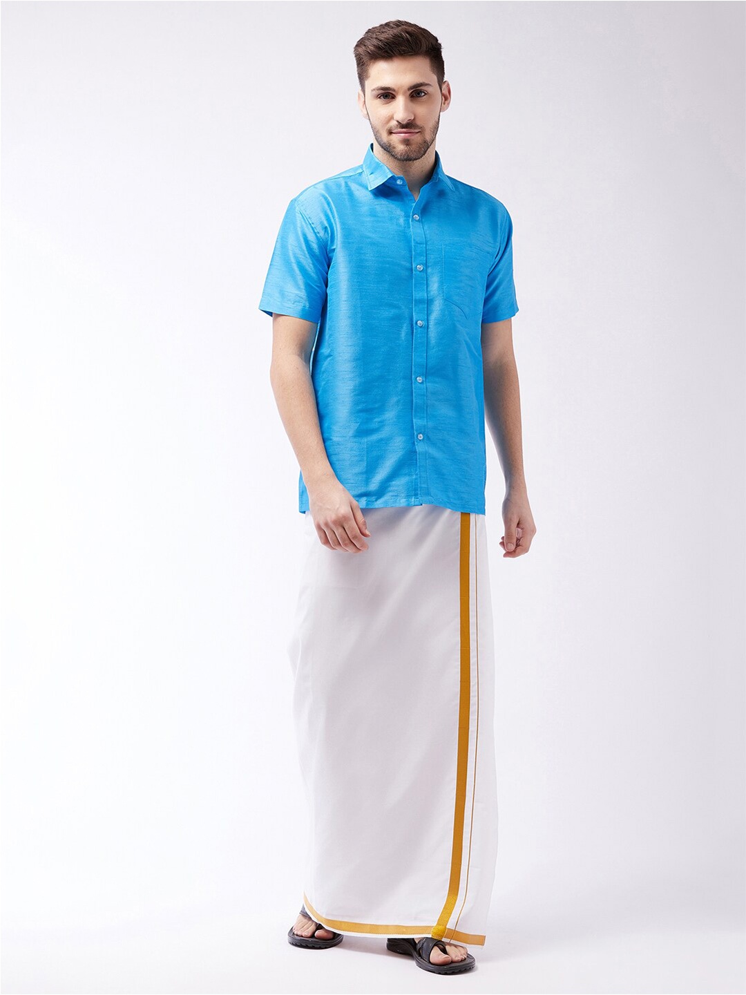 

VASTRAMAY Men Blue & White Shirt With Mundu