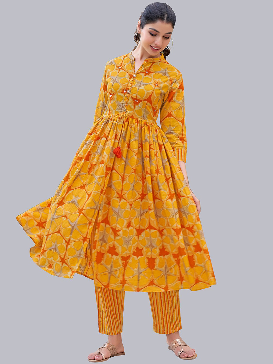 

NH KAPDEWALA Printed Empire Pure Cotton Kurta with Trousers, Yellow