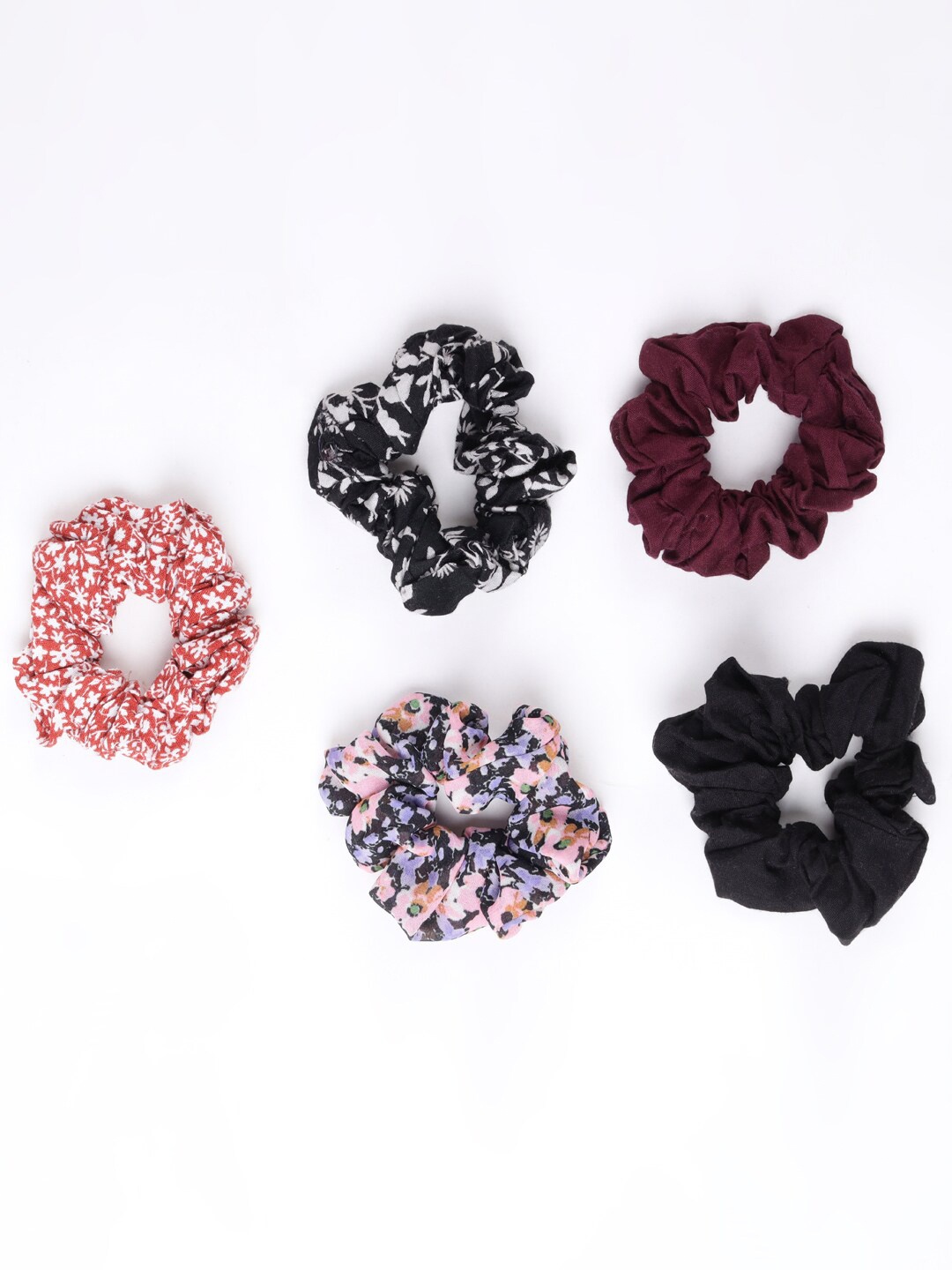 

Trend Arrest Women Black & White Set of 5 Embellished Ponytail Holders