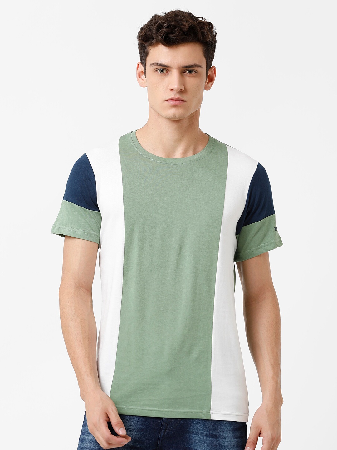 

WROGN Men Olive Green & White Colourblocked Slim Fit T-shirt