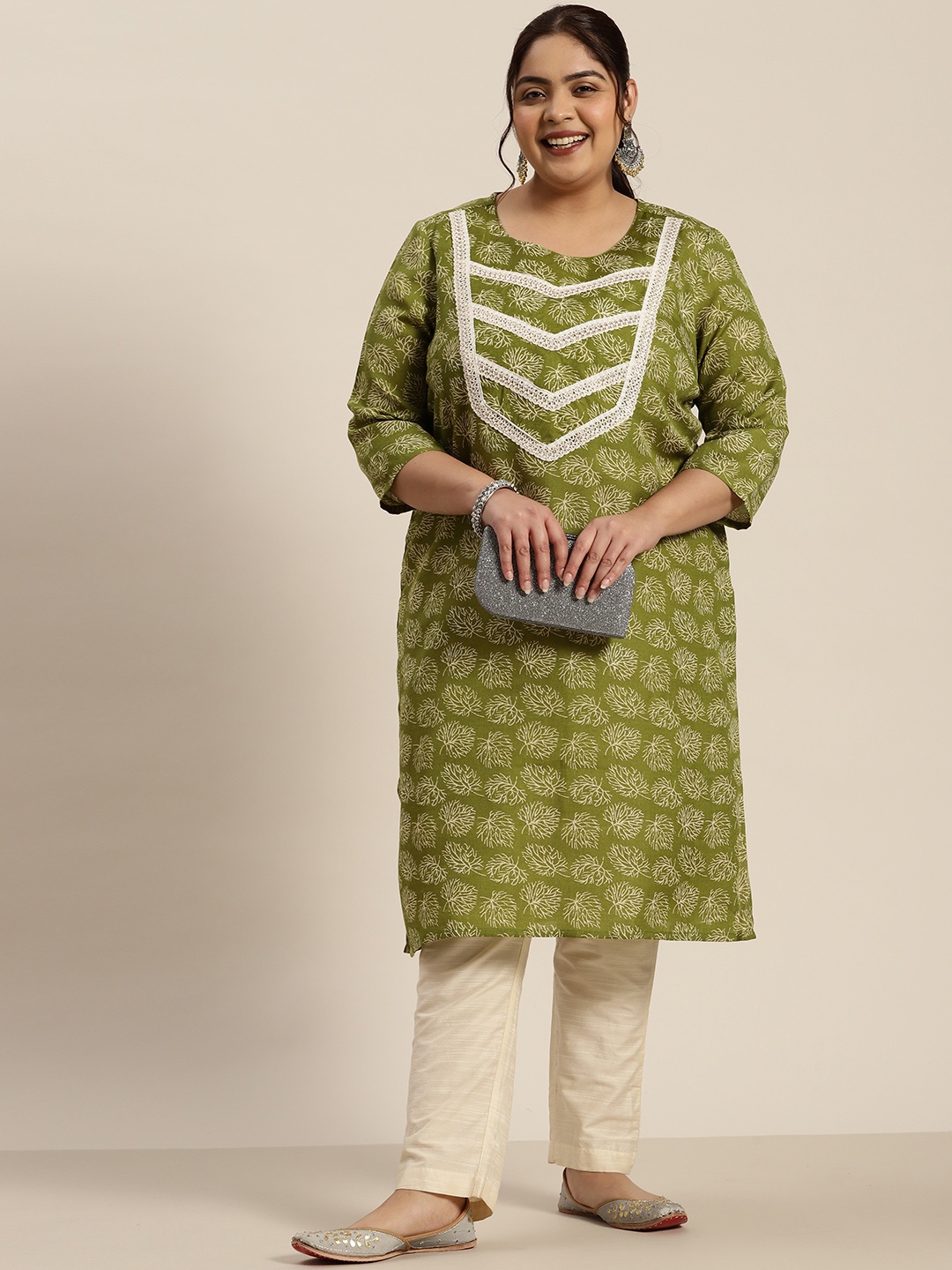 

Sztori Plus Size Floral Print Thread Work Kurta, Green