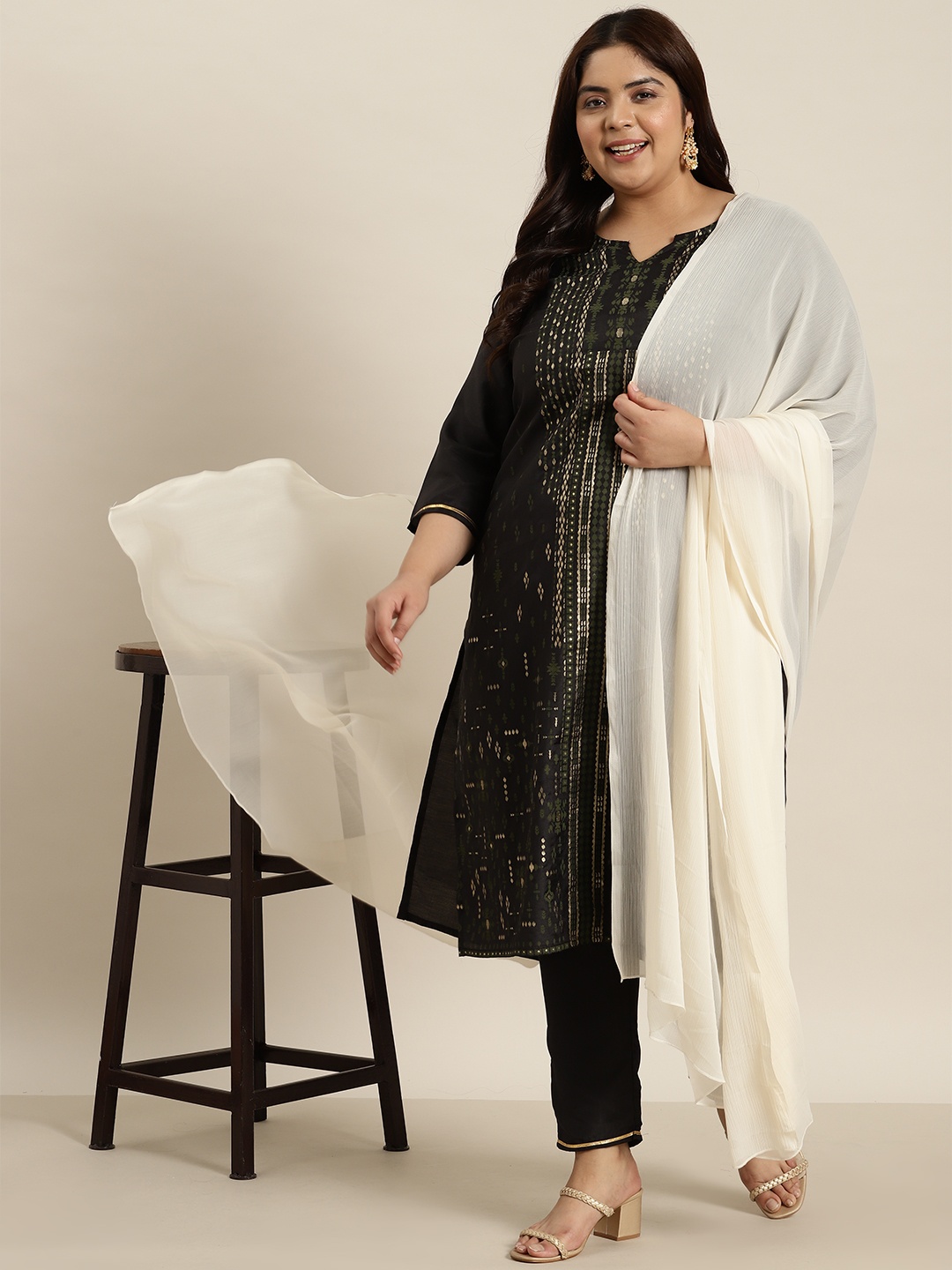 

Sztori Plus Size Ethnic Motifs Printed Kurta with Trousers & Dupatta, Black