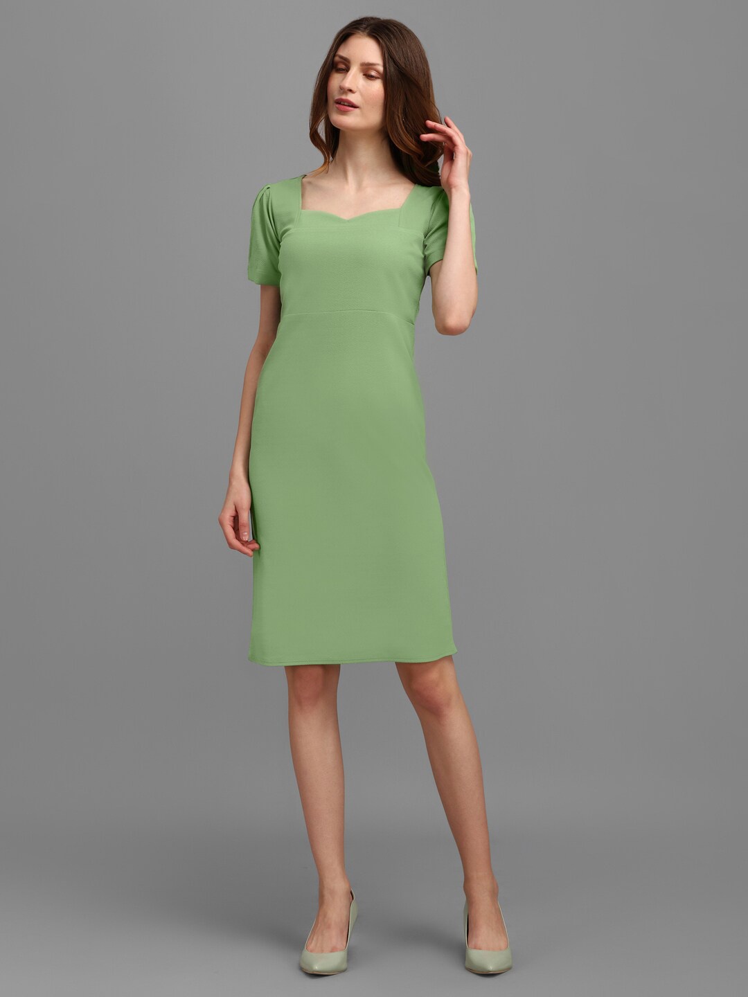 

PURVAJA Women Green Sweetheart Neck Sheath Dress