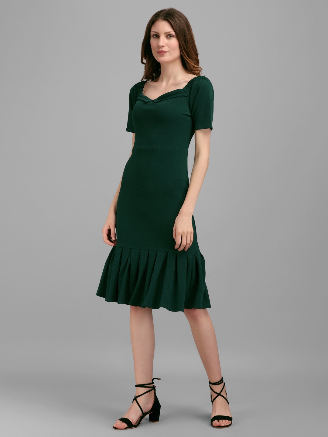 

PURVAJA Women Sweetheart Neck Fit & Flare Dress, Green