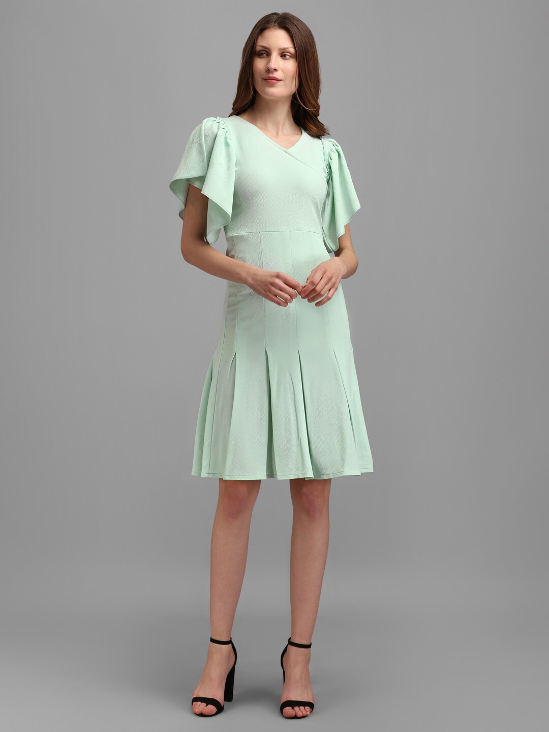 

PURVAJA Sea Green Flared Sleeves Pleated Detailed Fit and Flare Dress