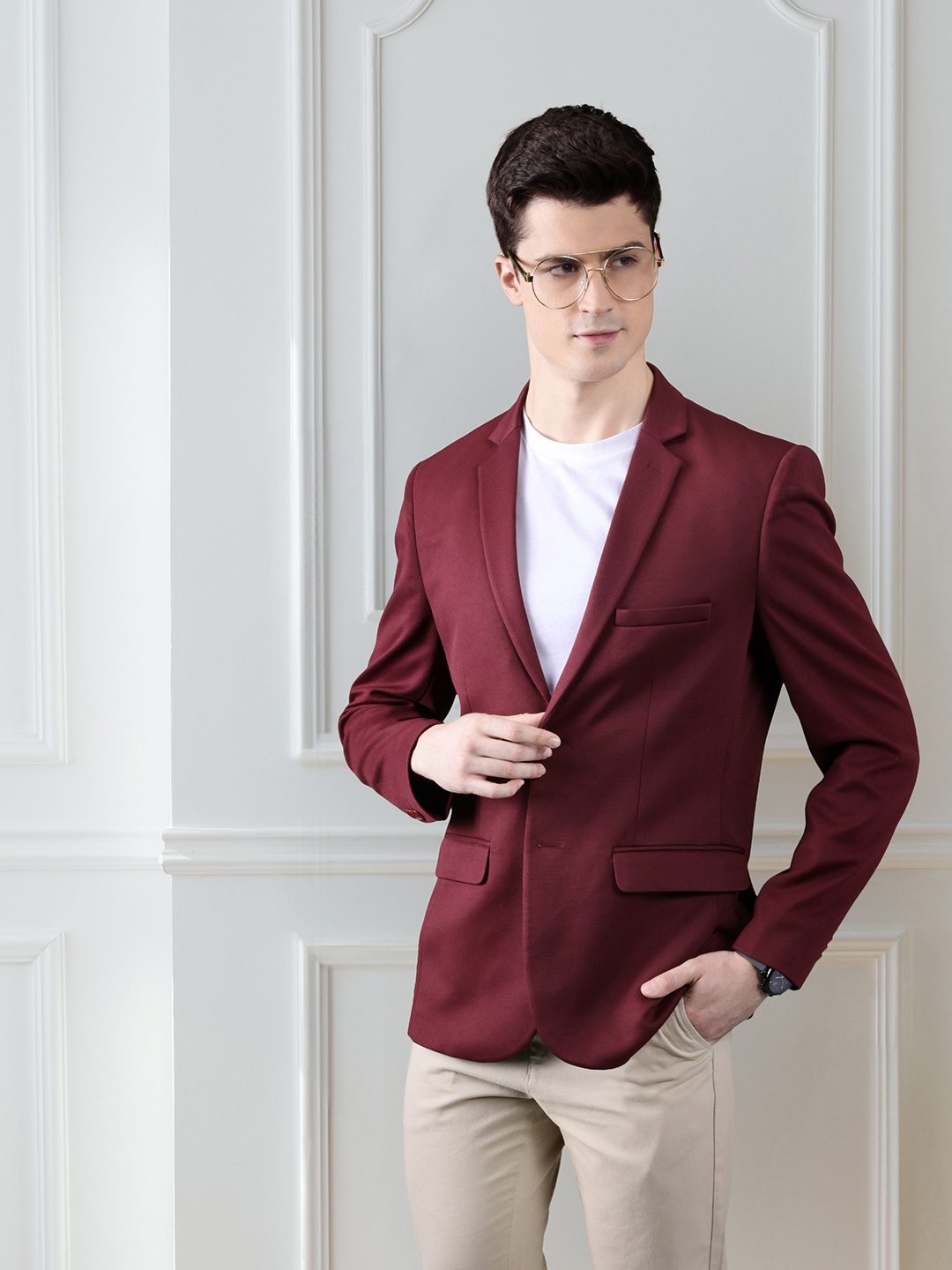 

INVICTUS Solid Slim Fit Single Breasted Blazer, Maroon