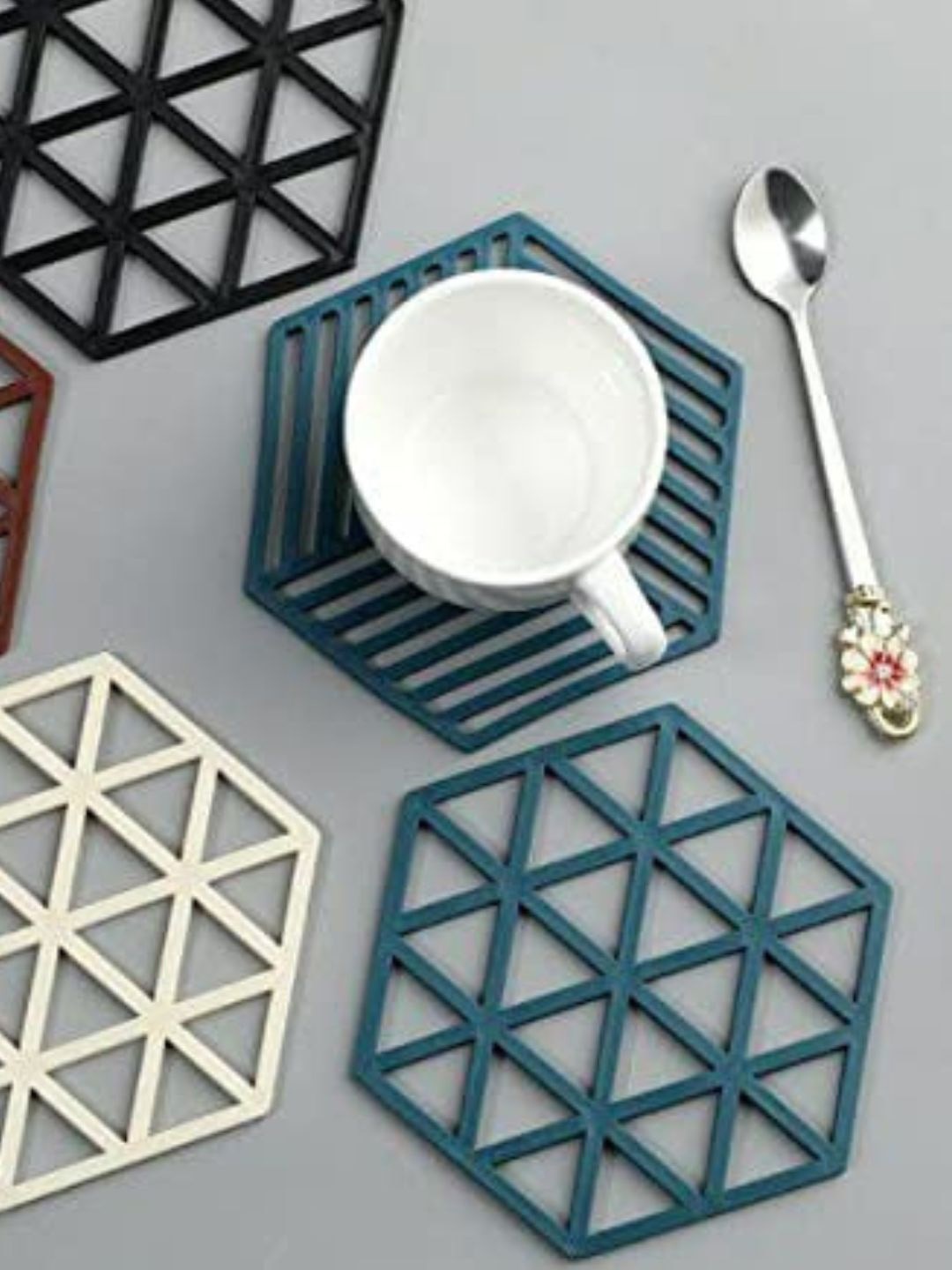 

REYIN Set Of 4 Blue & Grey Geometric Patterned Heat Resistant and Anti-Skid Trivets