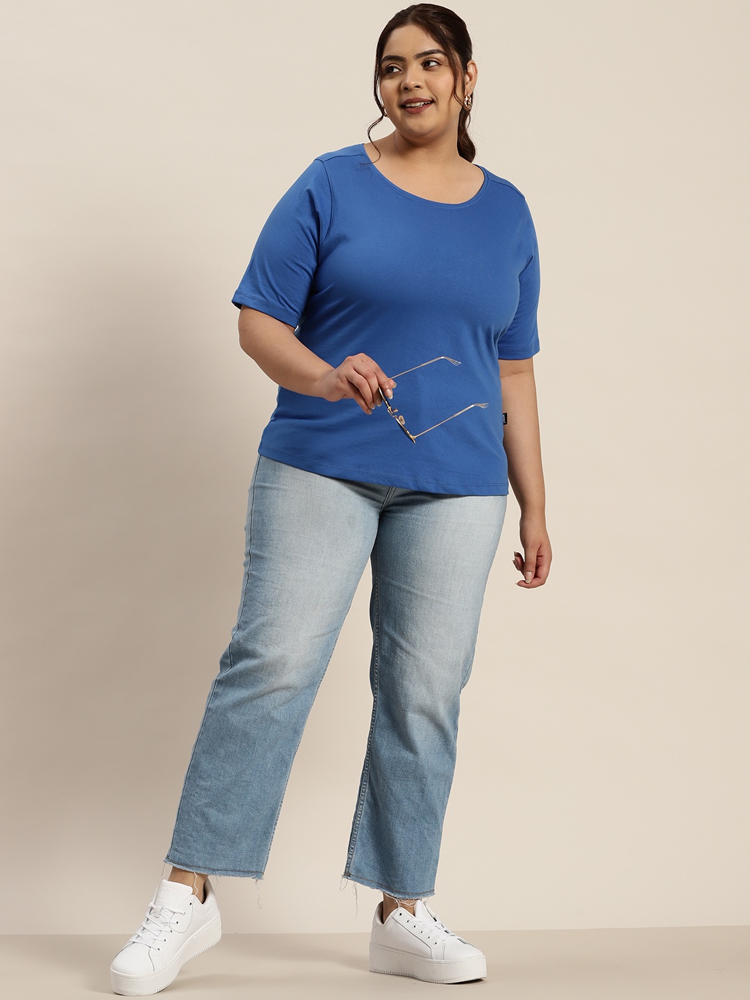 

Sztori Plus Size Solid Round Neck T-shirt, Blue