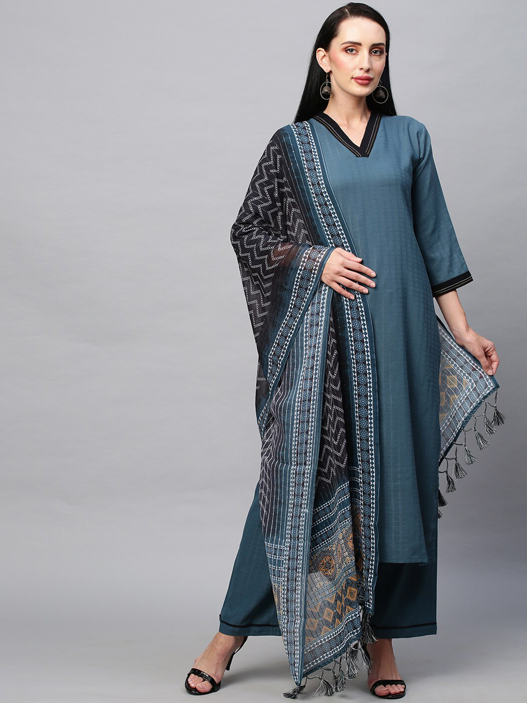 

POONAM DESIGNER Women Regular Kurta with Trousers & Dupatta, Teal