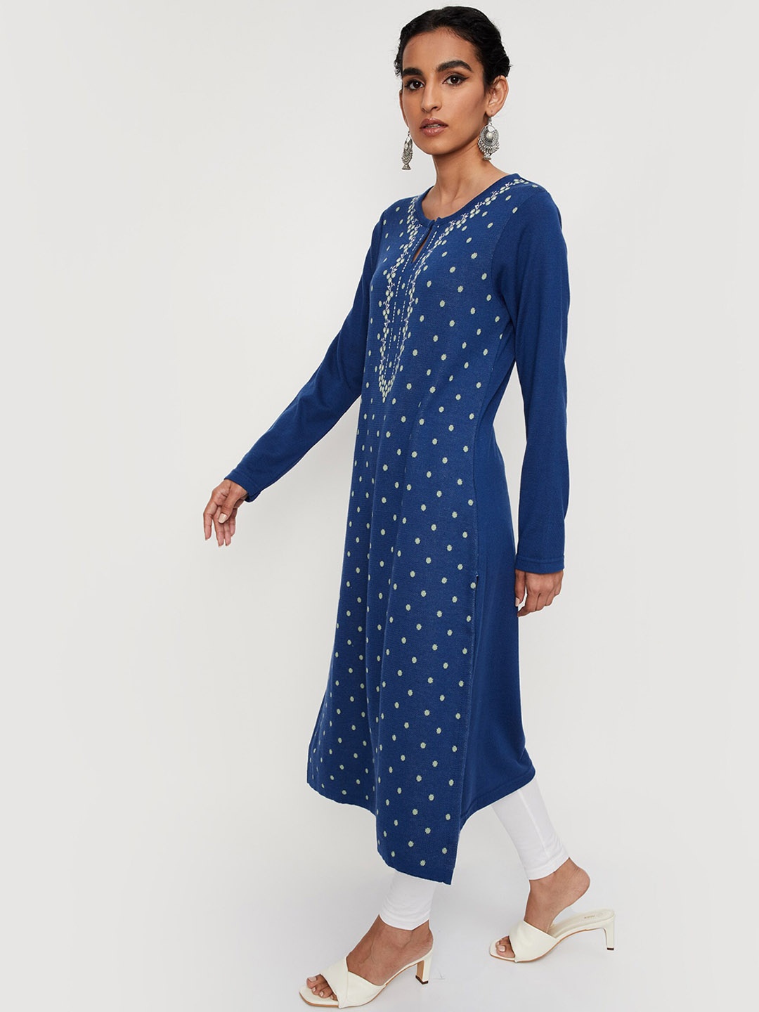 

max Women Blue Ethnic Motifs Printed Keyhole Neck Kurta