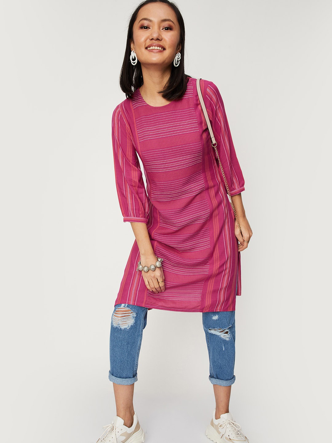 

max Women Coral Thread Work Kurta