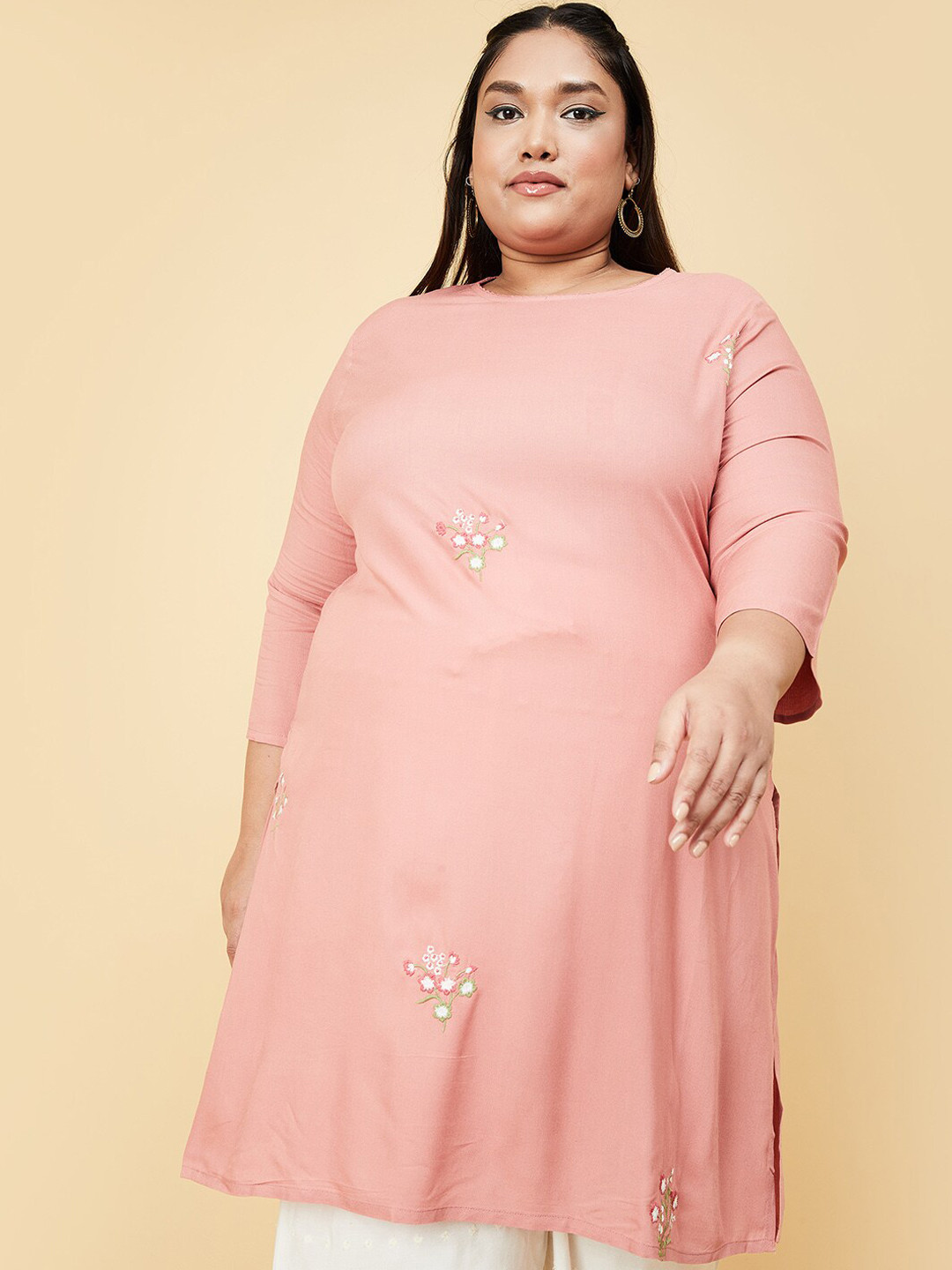

max Plus Size Floral Embroidered Kurta, Pink