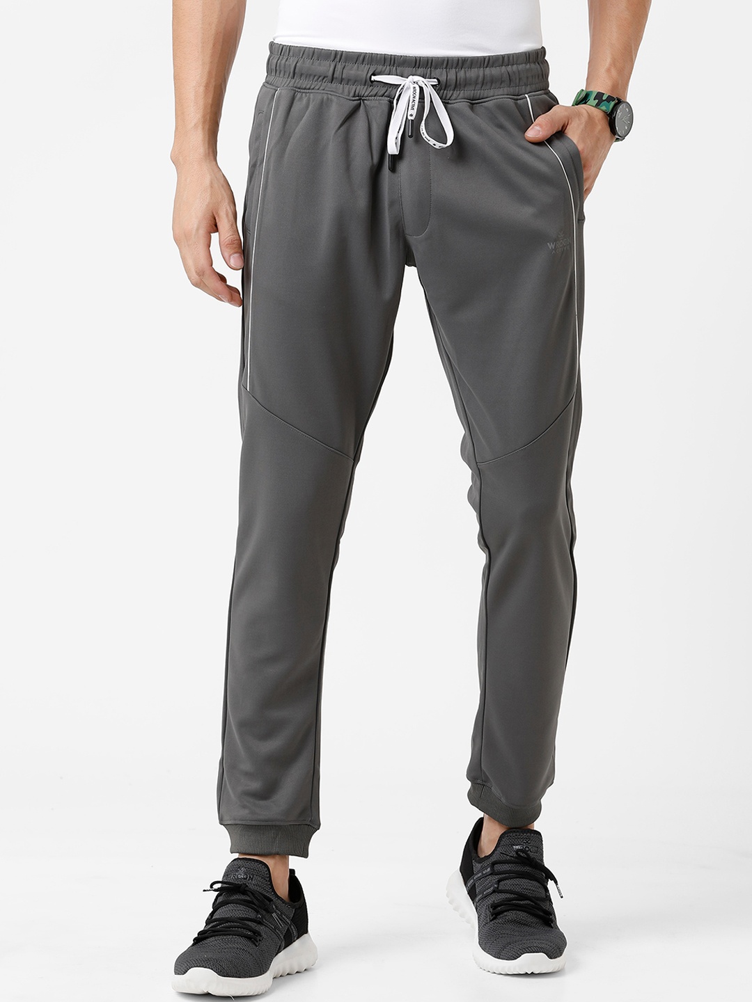 

WROGN Men Slim Fit Knits Pure Cotton Joggers, Grey