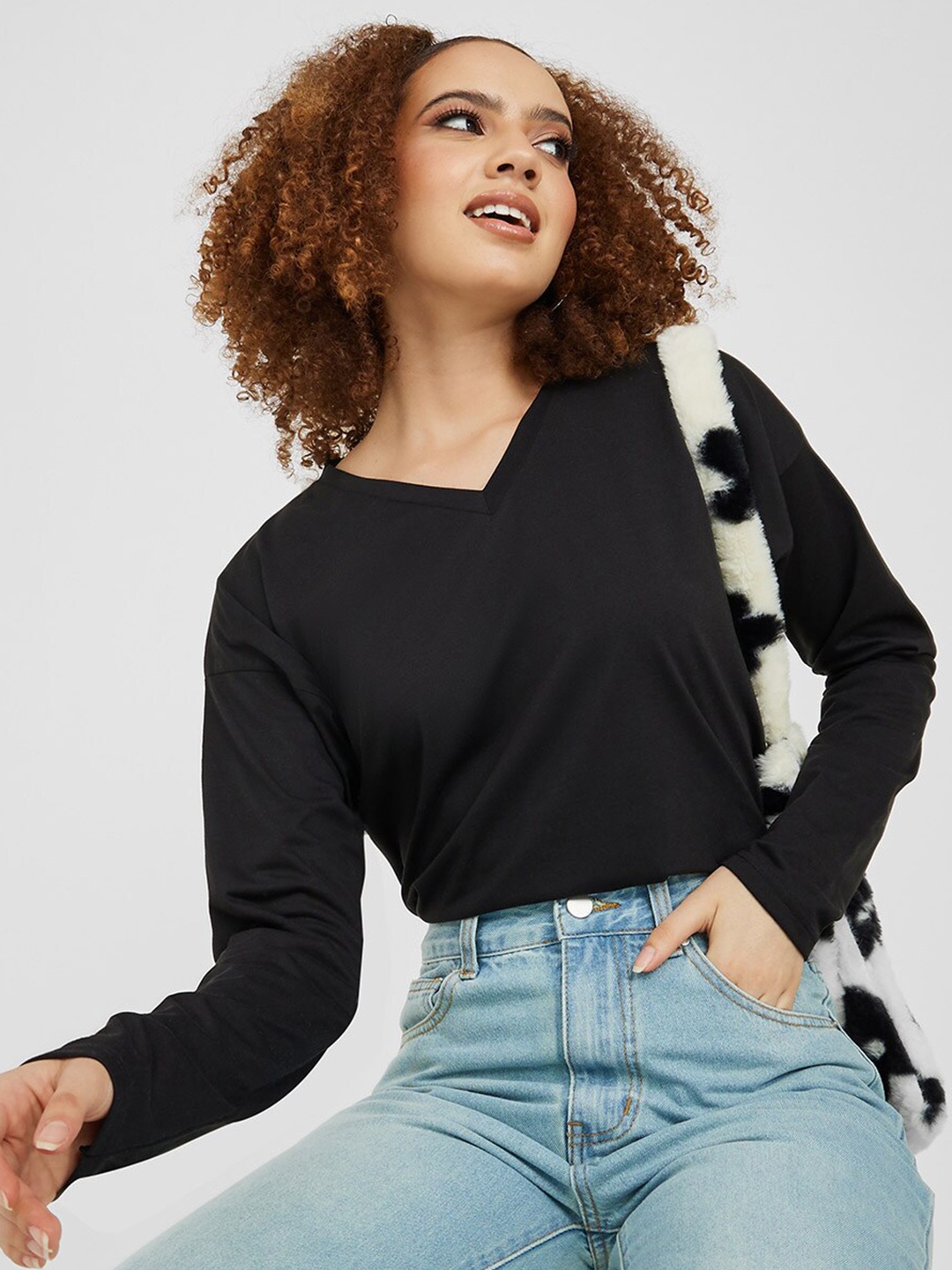 

Styli Women Black V-Neck Drop-Shoulder Sleeves Cotton T-shirt