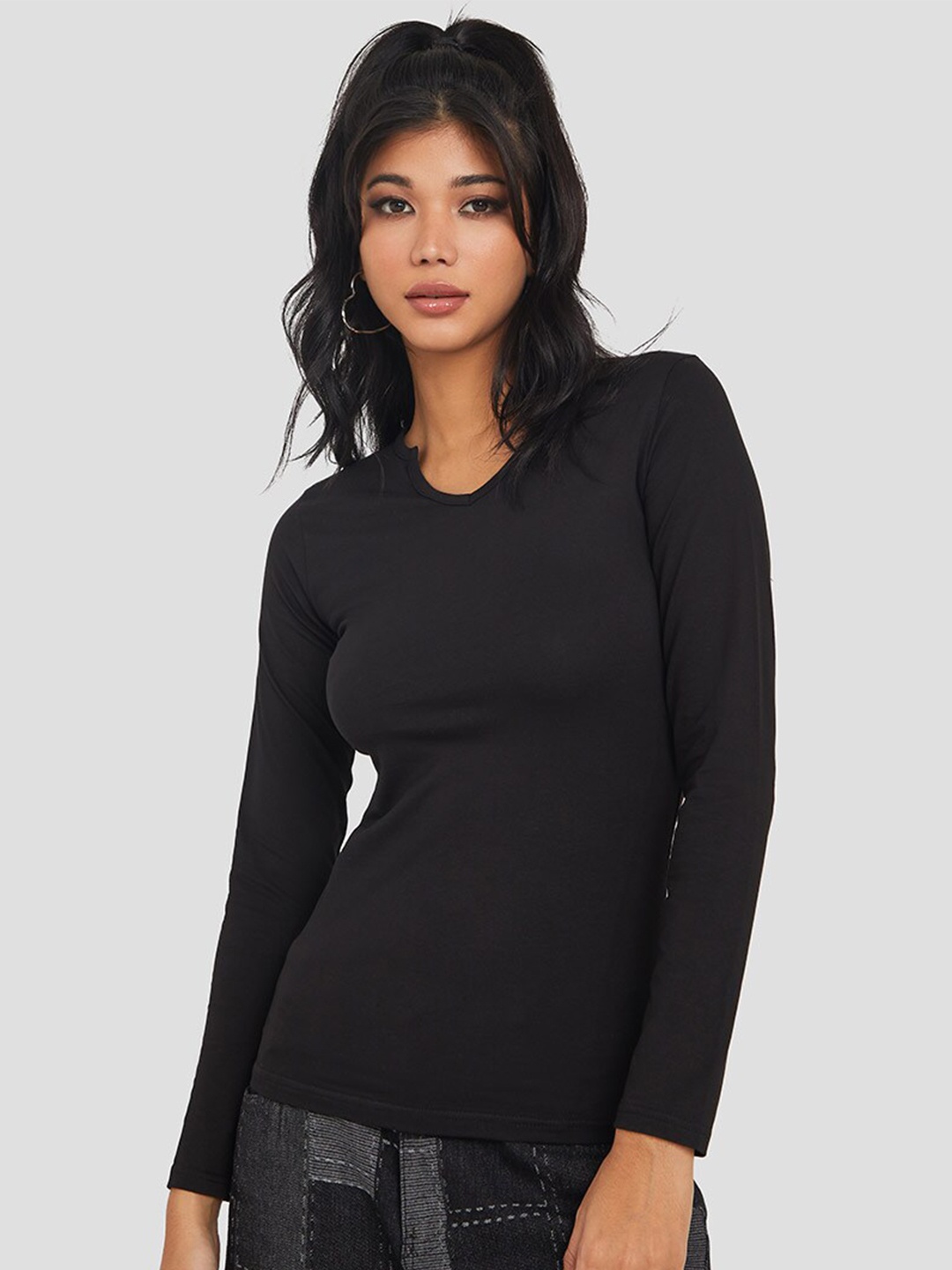 

Styli Women Black V-Neck Slim Fit Cotton T-shirt