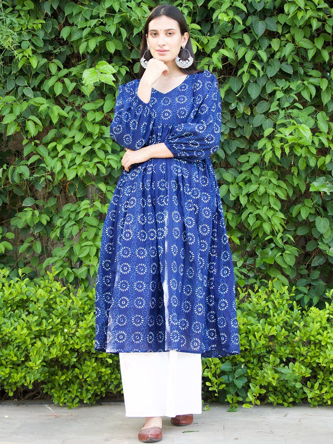 

OneWe Women Ethnic Printed Pleated Pure Cotton Kurta with Palazzos, Blue