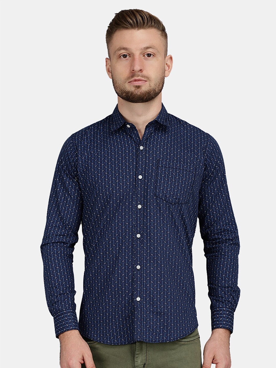 

V-Mart Men Navy Blue Cotton Classic Printed Casual Shirt