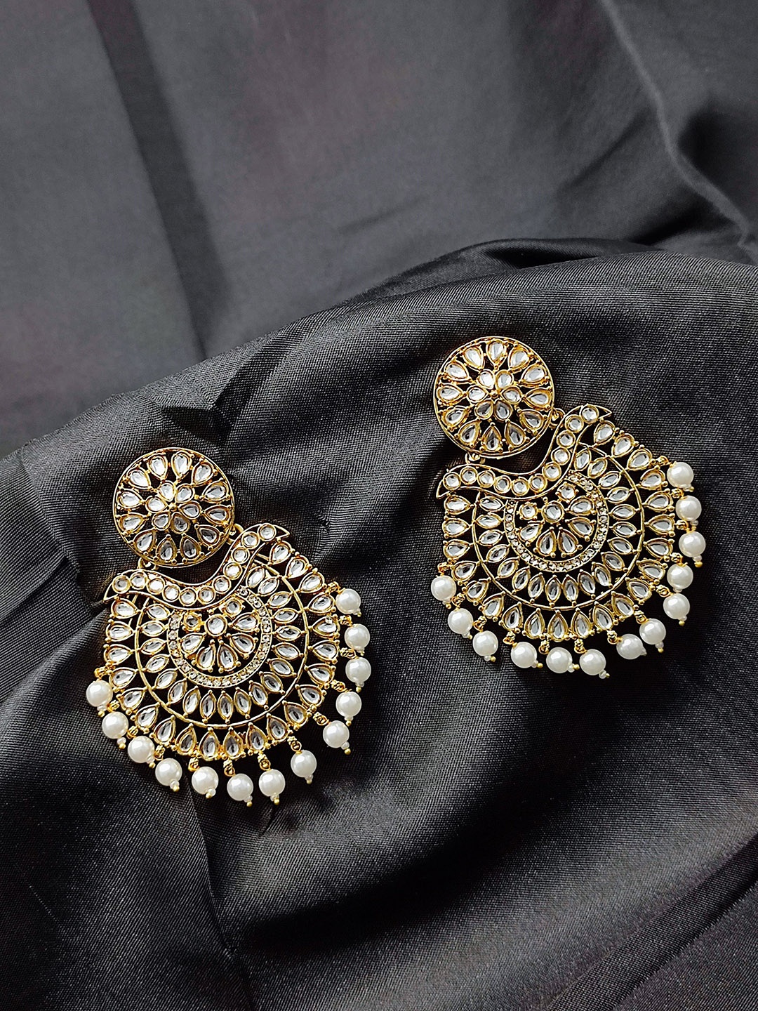 

CRAYTON Women White & Gold-Toned Circular Chandbalis Earrings