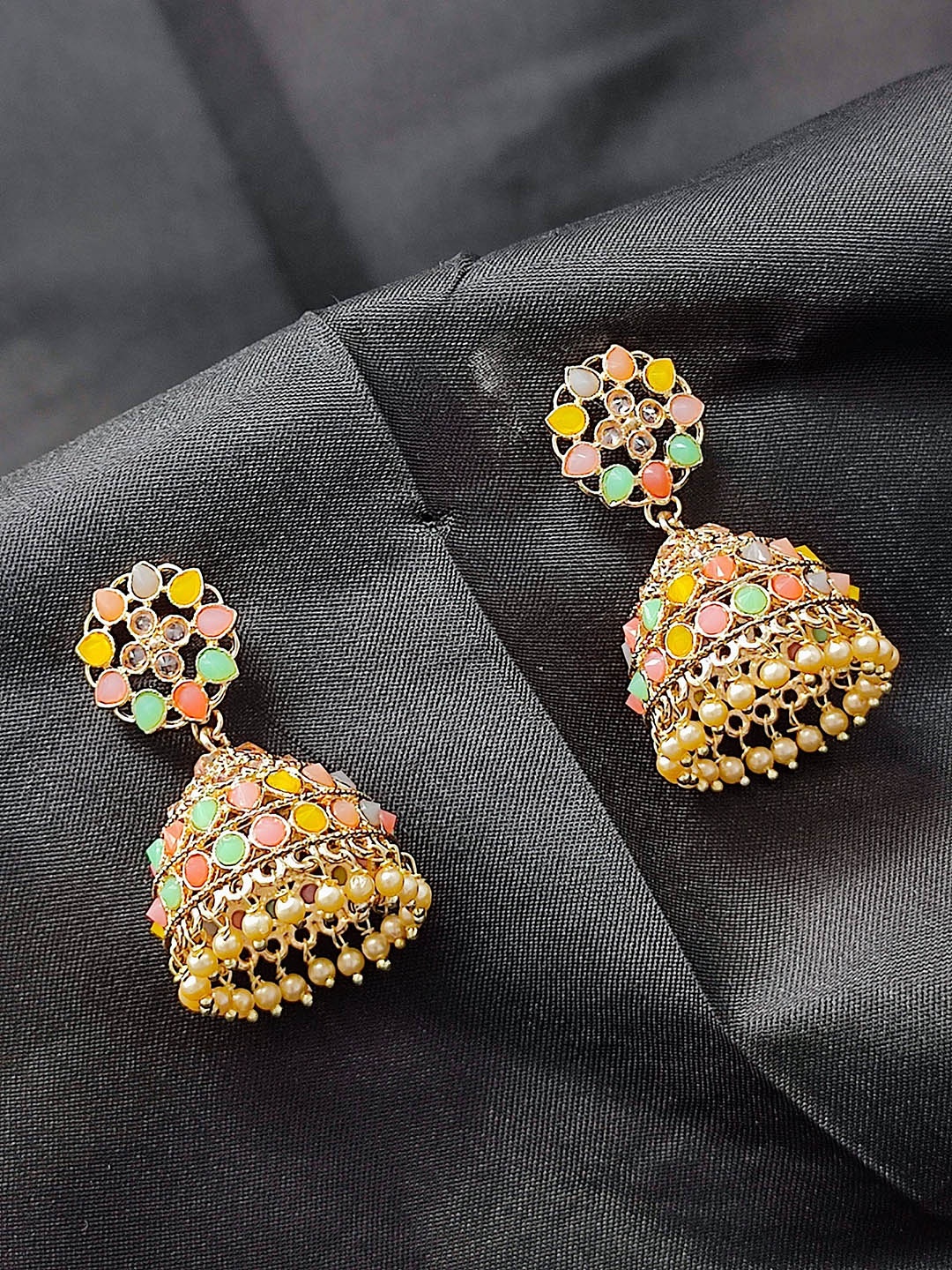 

CRAYTON Women Peach-Coloured & Green Dome Shaped Jhumkas Earrings