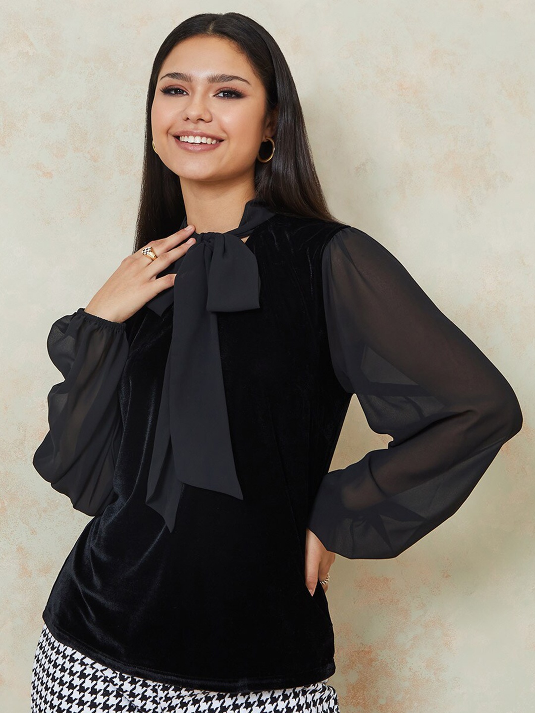 

Styli Regular Tie-Up Neck Long Cuffed Sleeves Top, Black