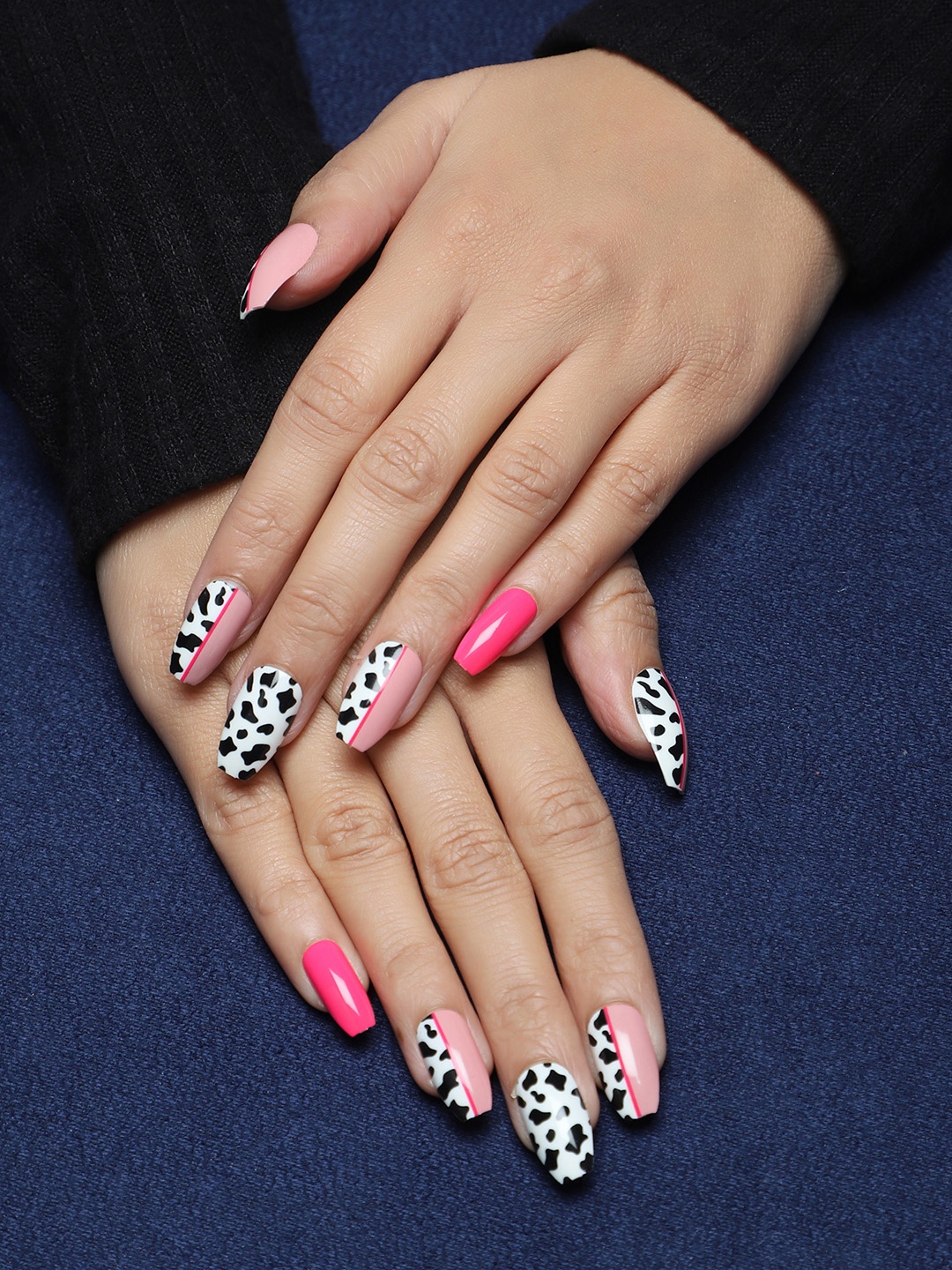 

LICK Pack Of 12 Pink French Manicure Fake Nails Extension With Application Kit