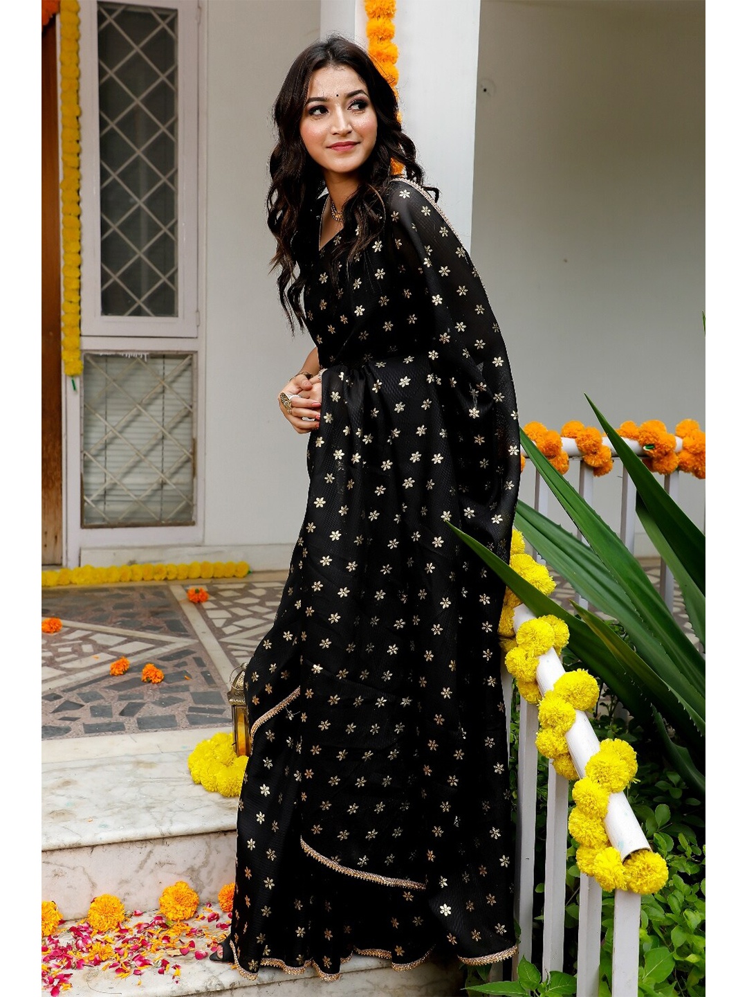 

Indi INSIDE Black & Gold-Toned Embellished Beads and Stones Kota Saree