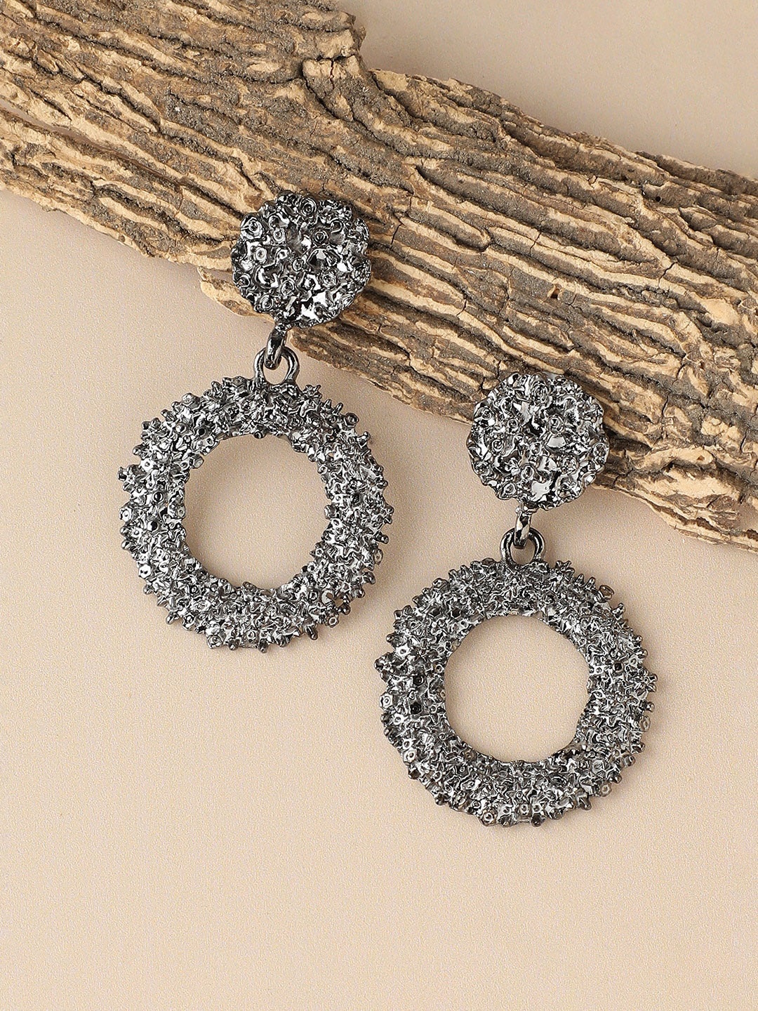 

SOHI Grey Silver-Plated Contemporary Drop Earrings