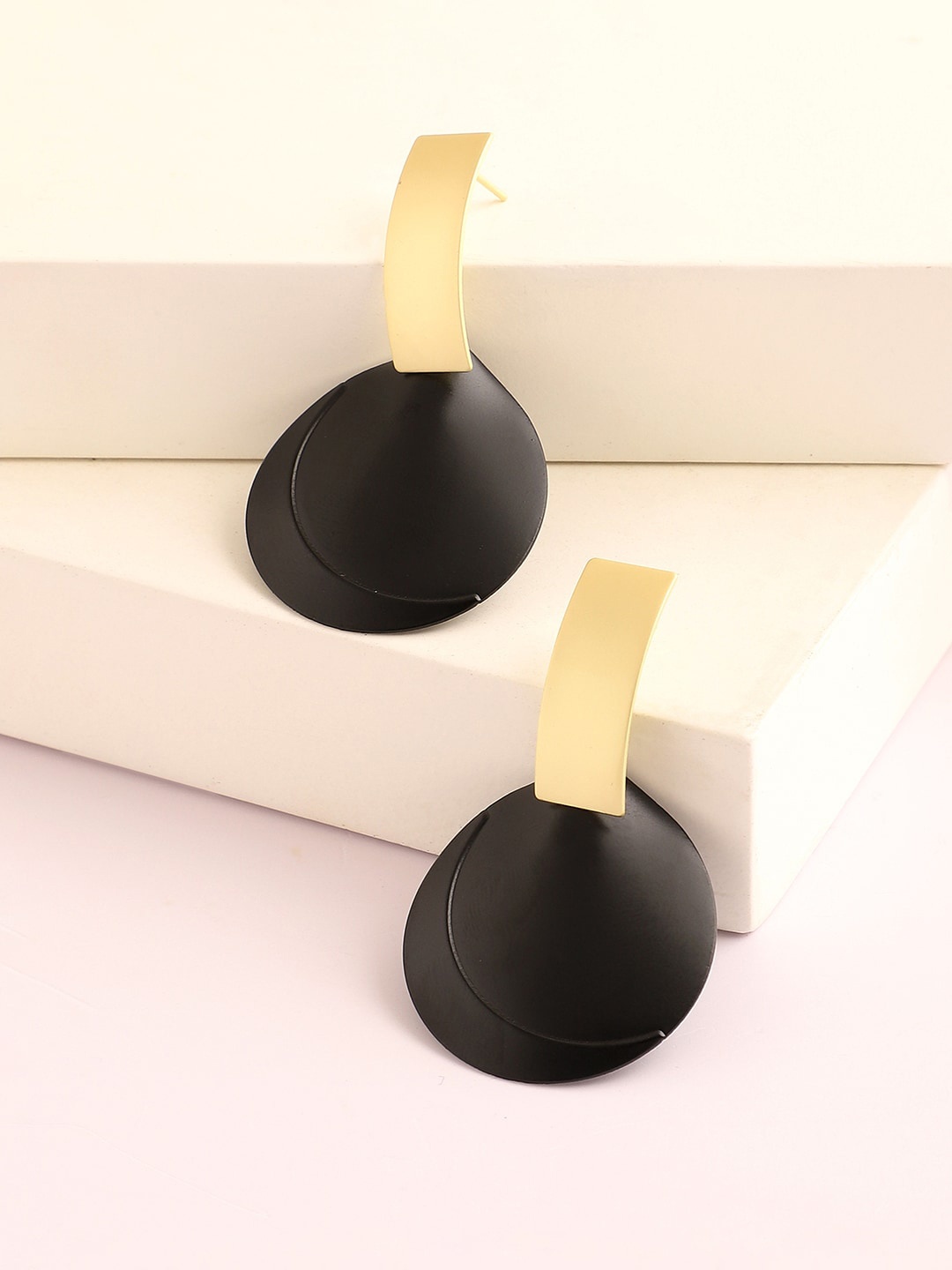 

SOHI Black & Gold-Toned & Silver-Plated Contemporary Half Hoop Earrings