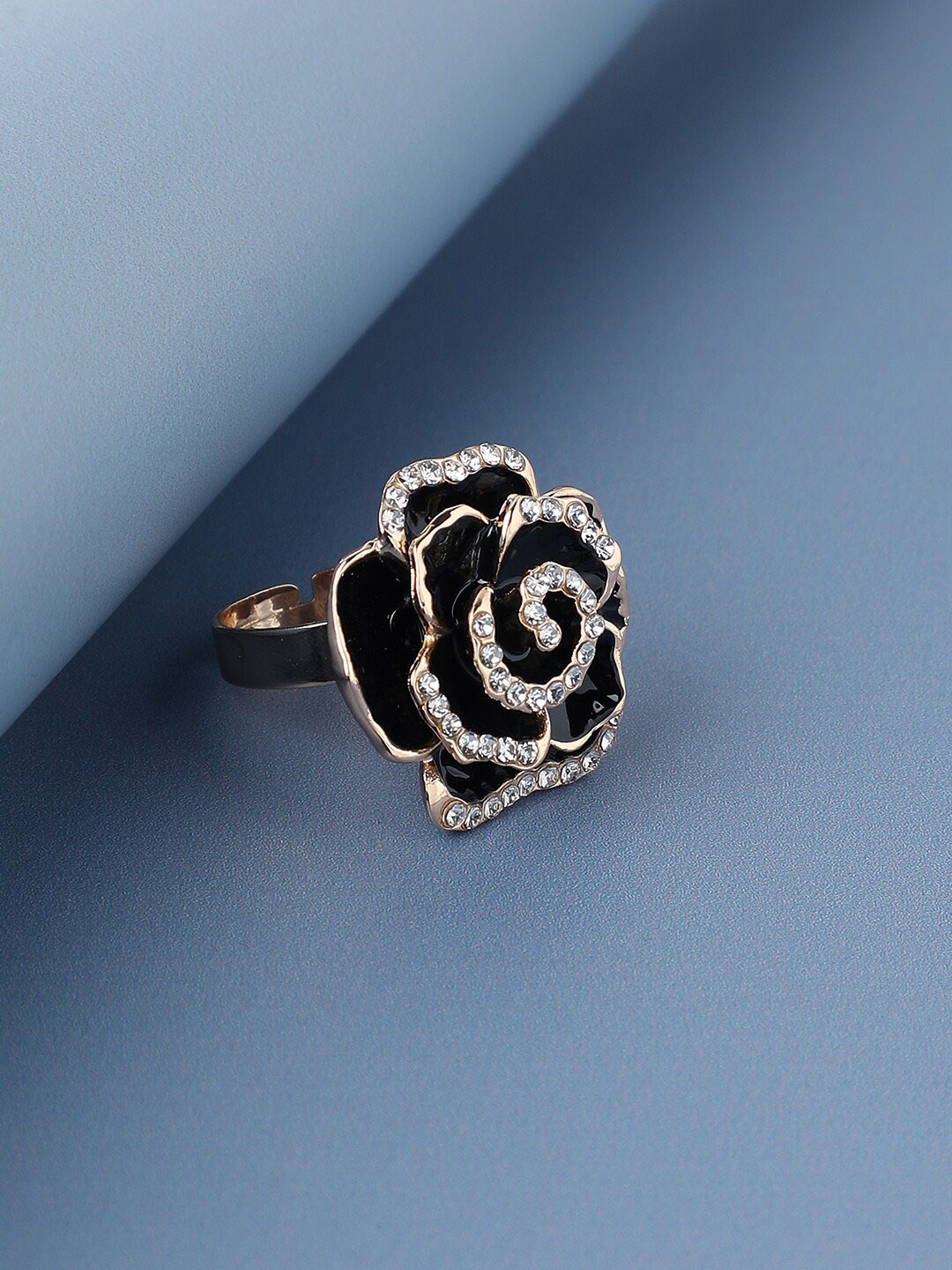 

SOHI Gold-Plated Stone Studded Black Rose Shape Finger Ring