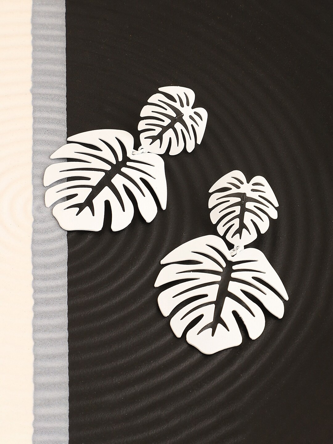 

SOHI Women White Leaf Shaped Drop Earrings