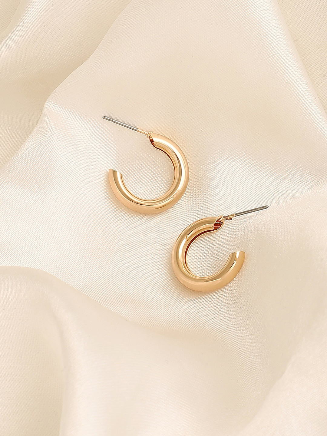 

SOHI Women Gold Plated Geometric Half Hoop Earrings