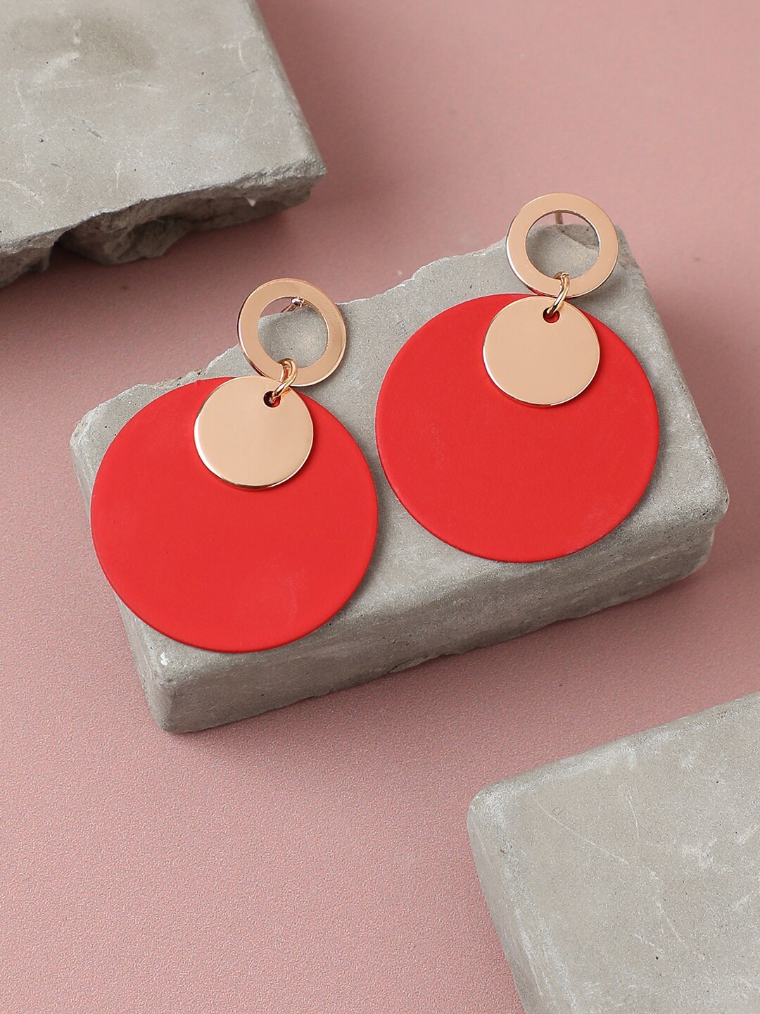 

SOHI Red & Gold-Plated Circular Shaped Drop Earrings