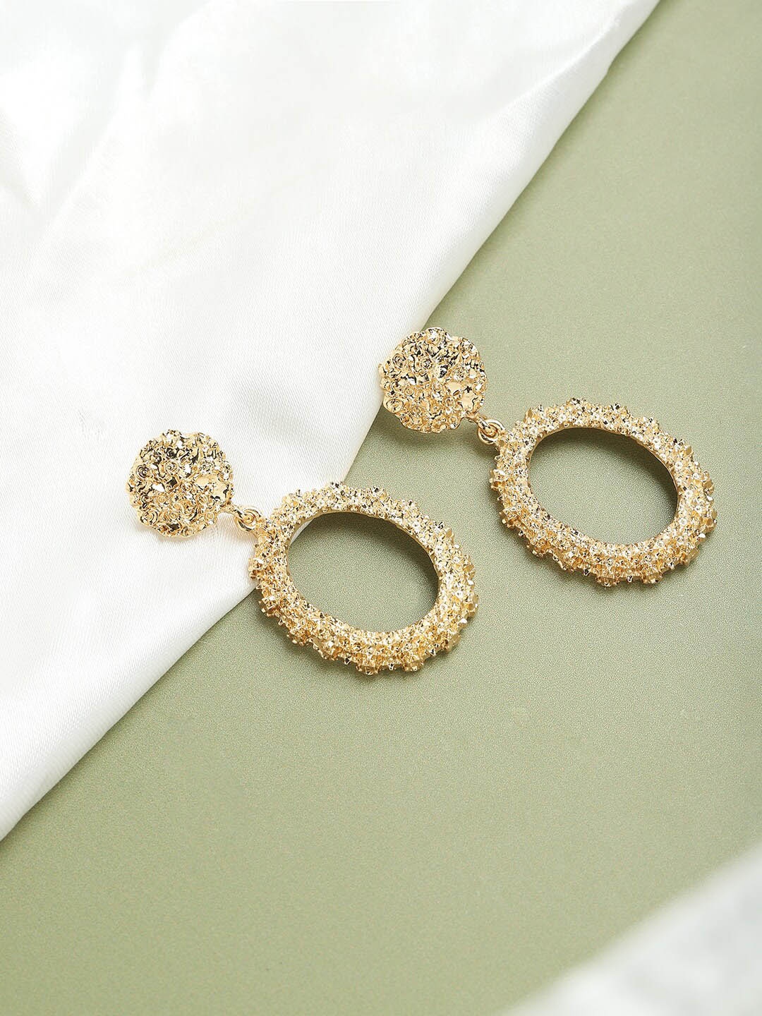 

SOHI Gold-Plated Circular Shaped Drop Earrings