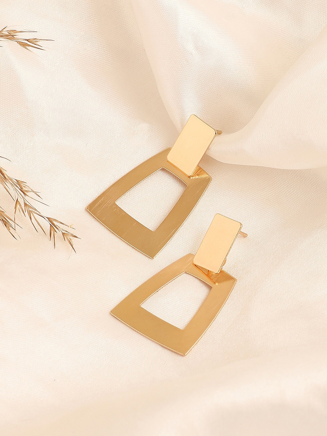 

SOHI Gold-Plated Geometric Shaped Drop Earrings