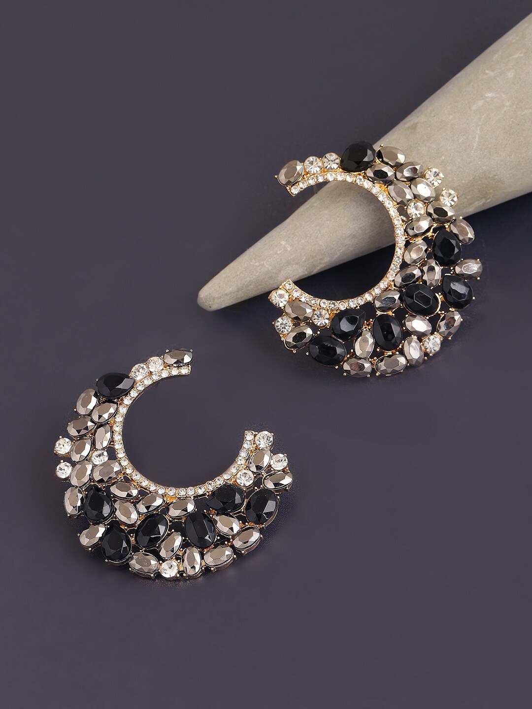 

SOHI Black & Gold-Plated Contemporary Drop Earrings