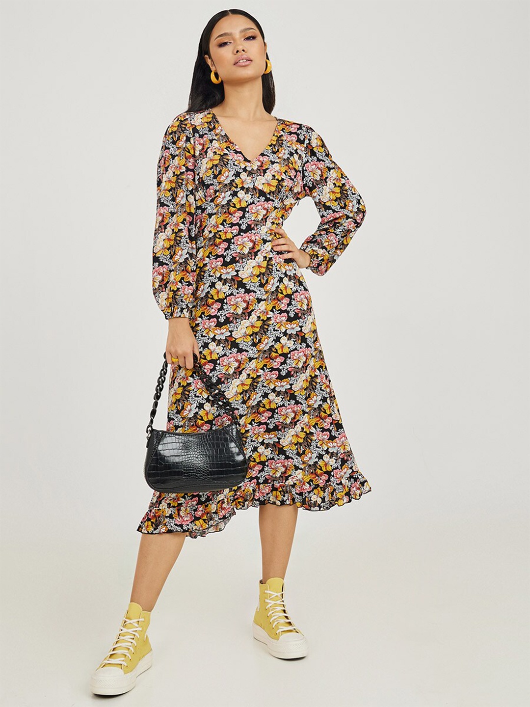 

Styli Black Floral Printed Midi Dress