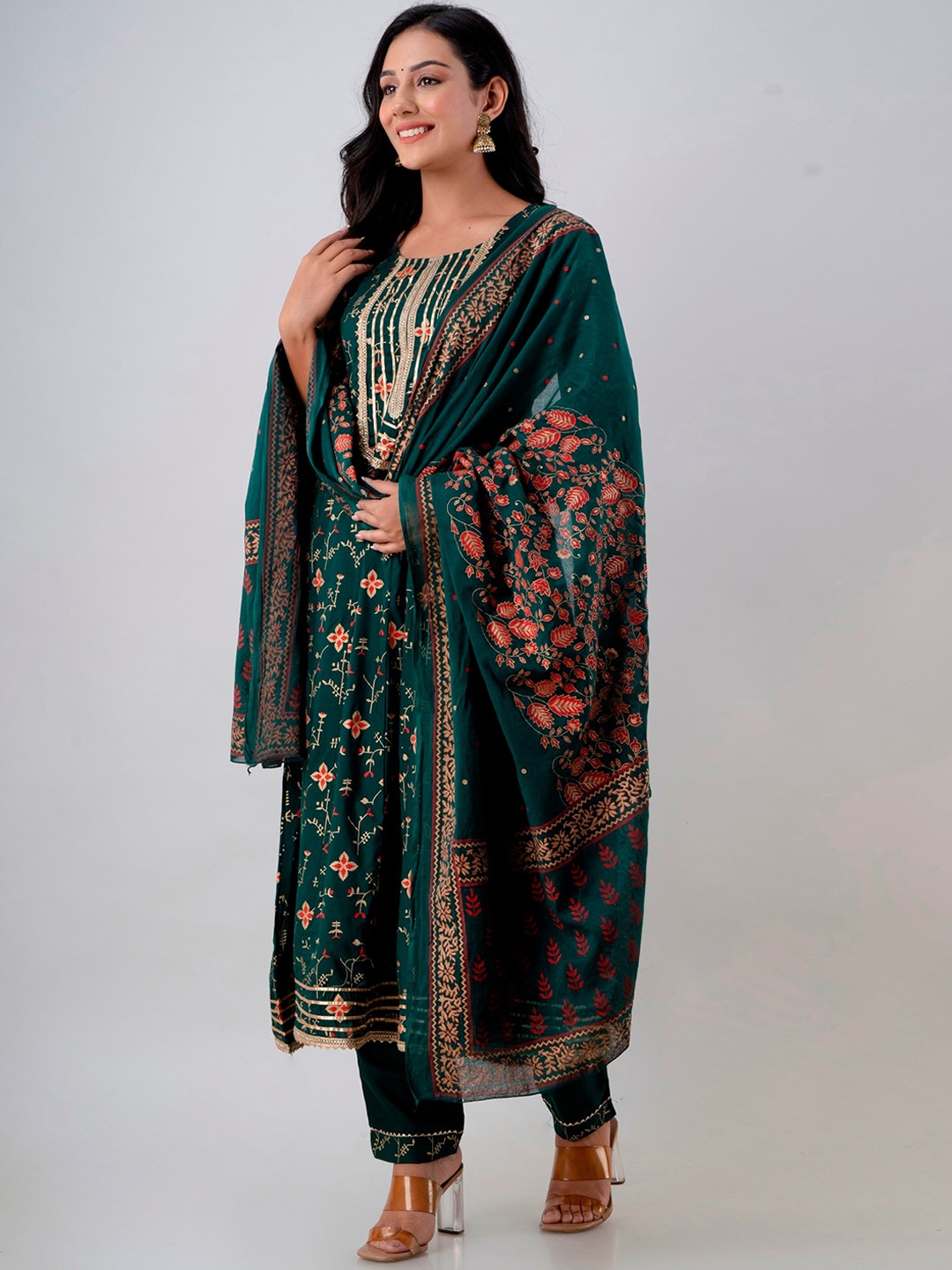 

Fusion Threads Floral Embroidered Gotta Patti Kurta with Trousers & With Dupatta, Green