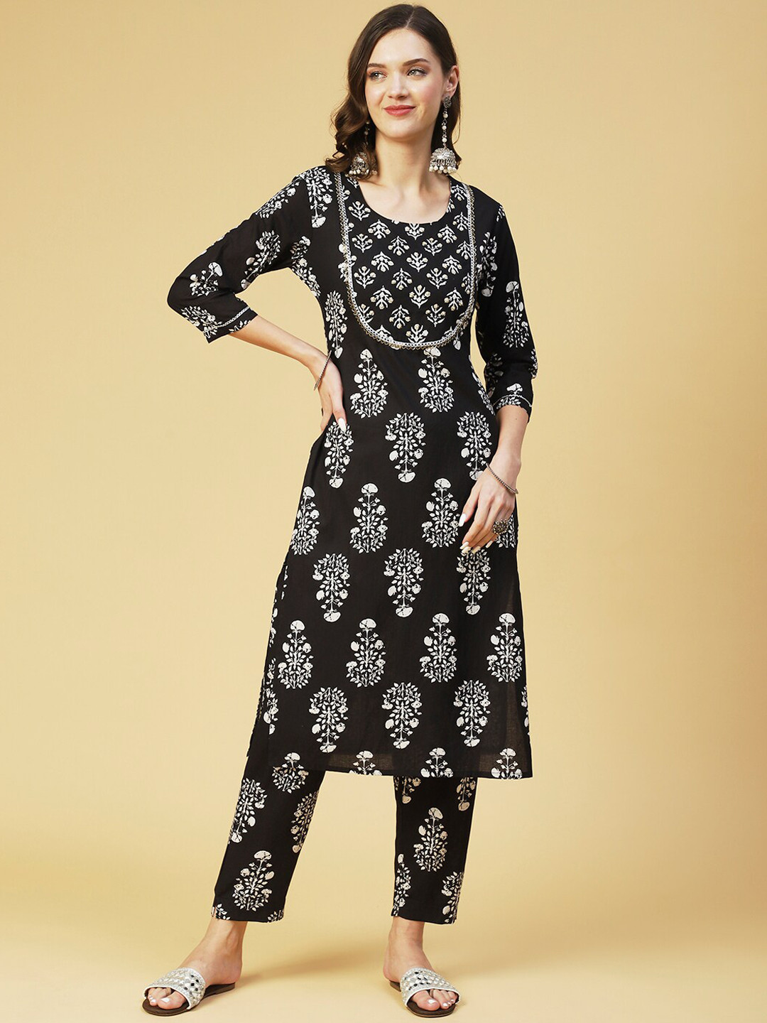 

FASHOR Women Floral Printed Pure Cotton Kurta with Trousers, Black