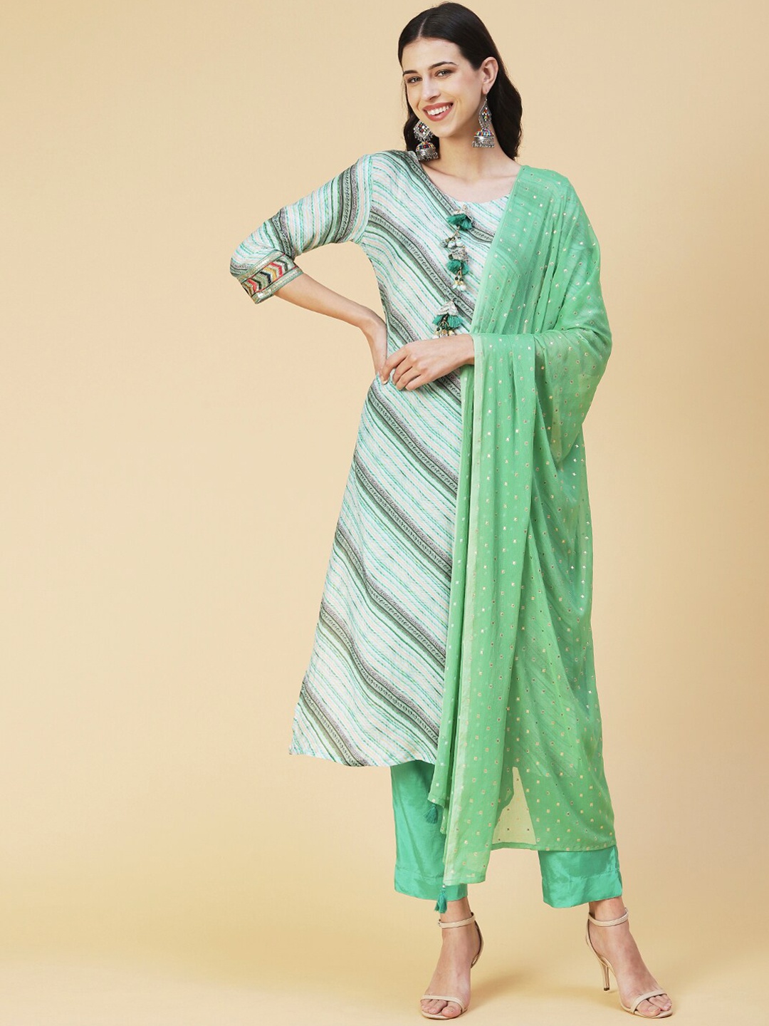 

FASHOR Women Sea Green Leheriya Printed Mukaish Kurta With Trousers & With Dupatta