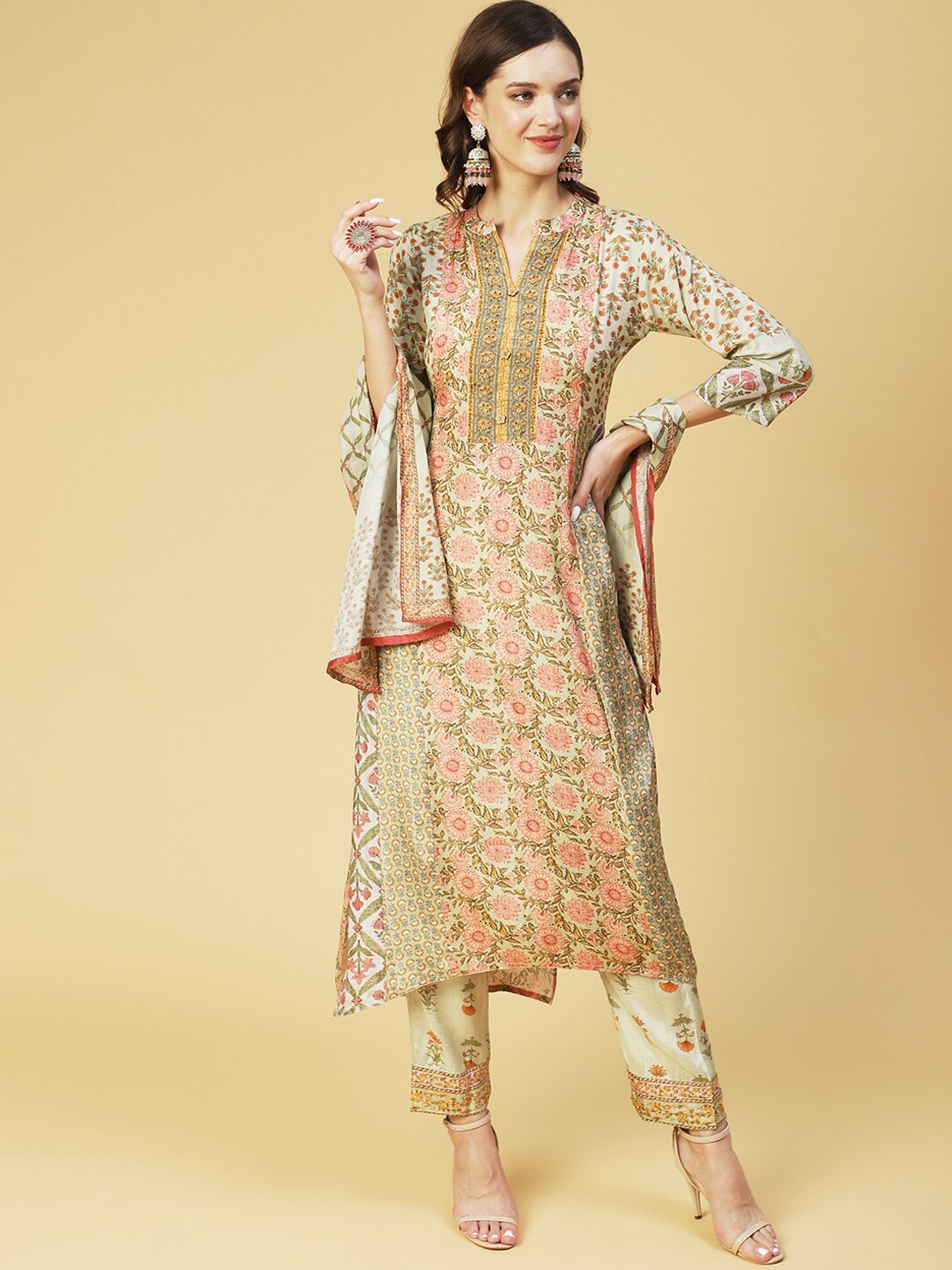 

FASHOR Floral Printed Thread Work Kurta With Trousers & With Dupatta, Green