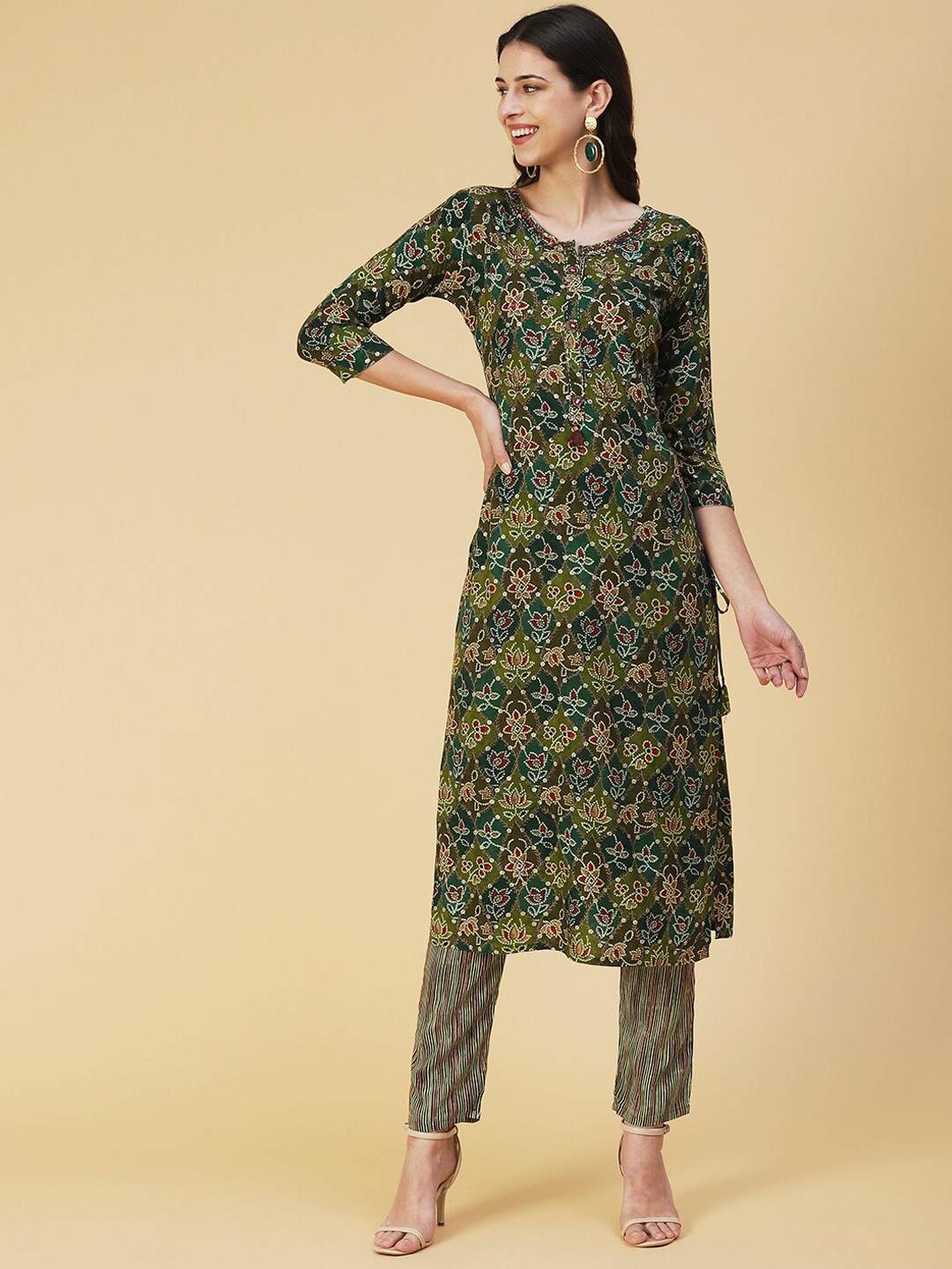 

FASHOR Women Green Ethnic Motifs Printed Kurta with Trousers