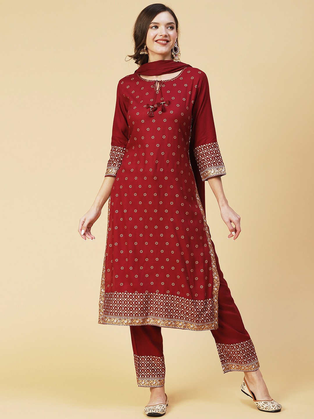 

FASHOR Floral Printed Kurta with Trousers & With Dupatta, Maroon