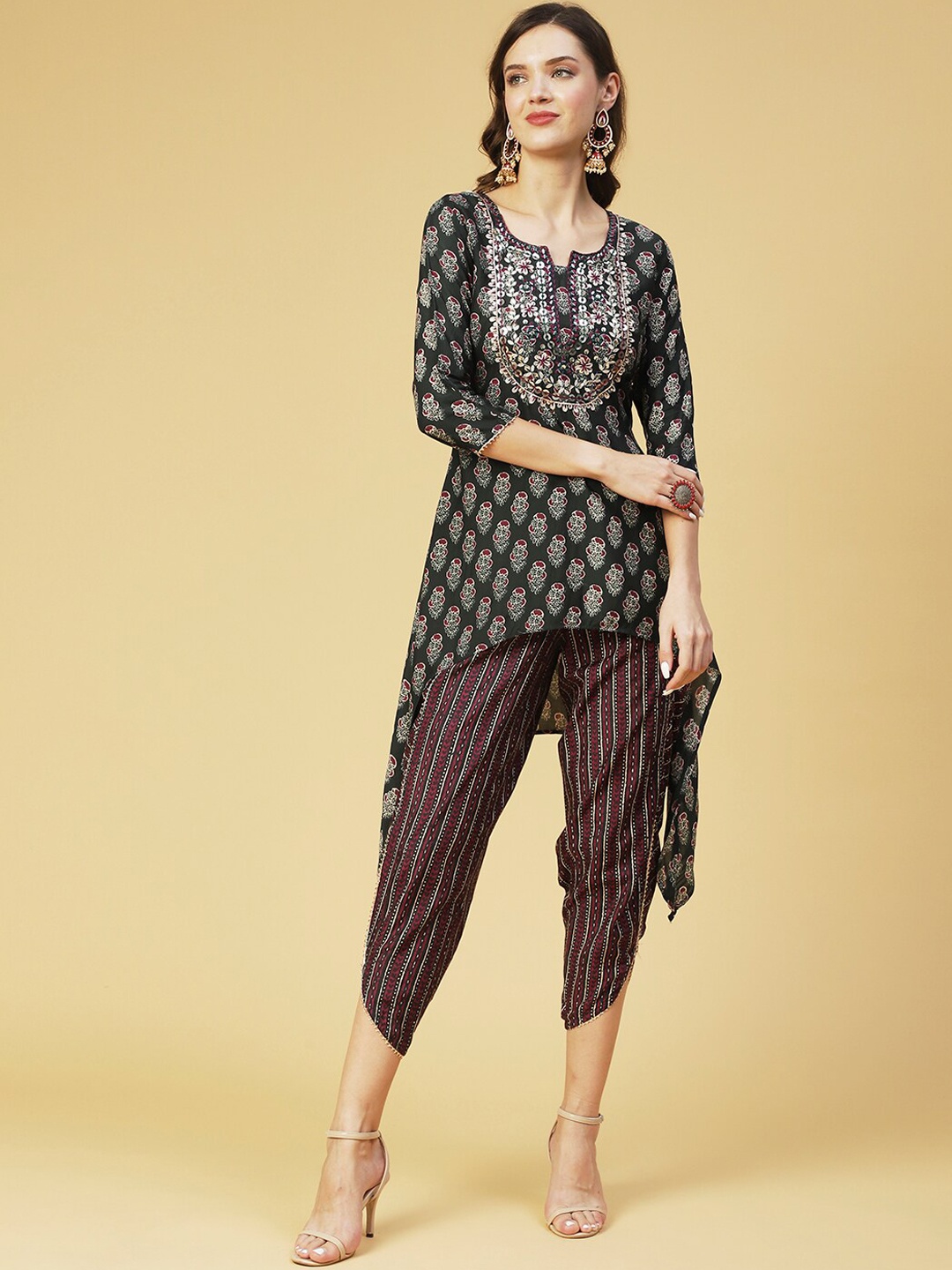 

FASHOR Floral Printed Gotta Patti Kurta with Dhoti Pants, Black