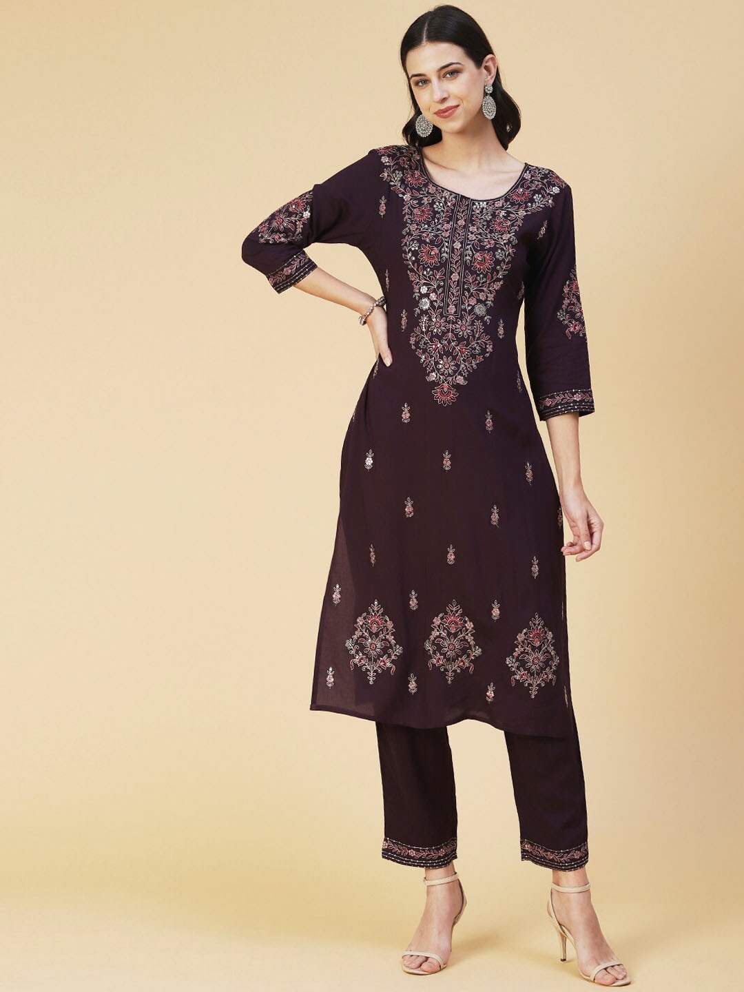 

FASHOR Ethnic Motifs Embroidered Sequinned Kurta with Trousers, Violet