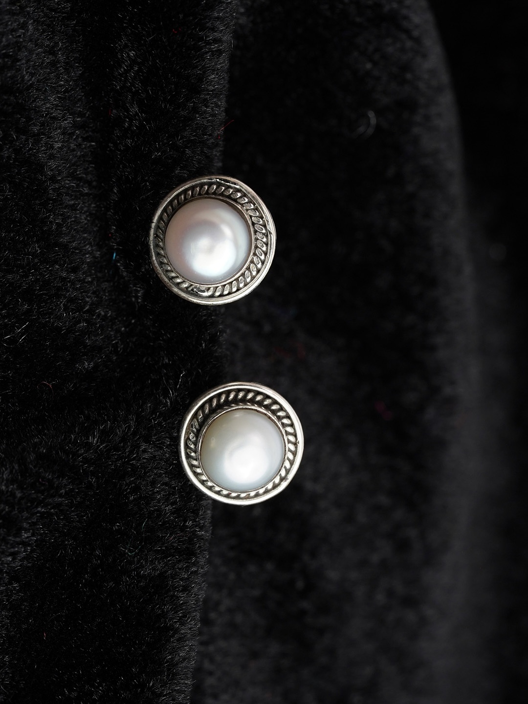 

Arte Jewels Silver-Plated Circular Studs Earrings, White